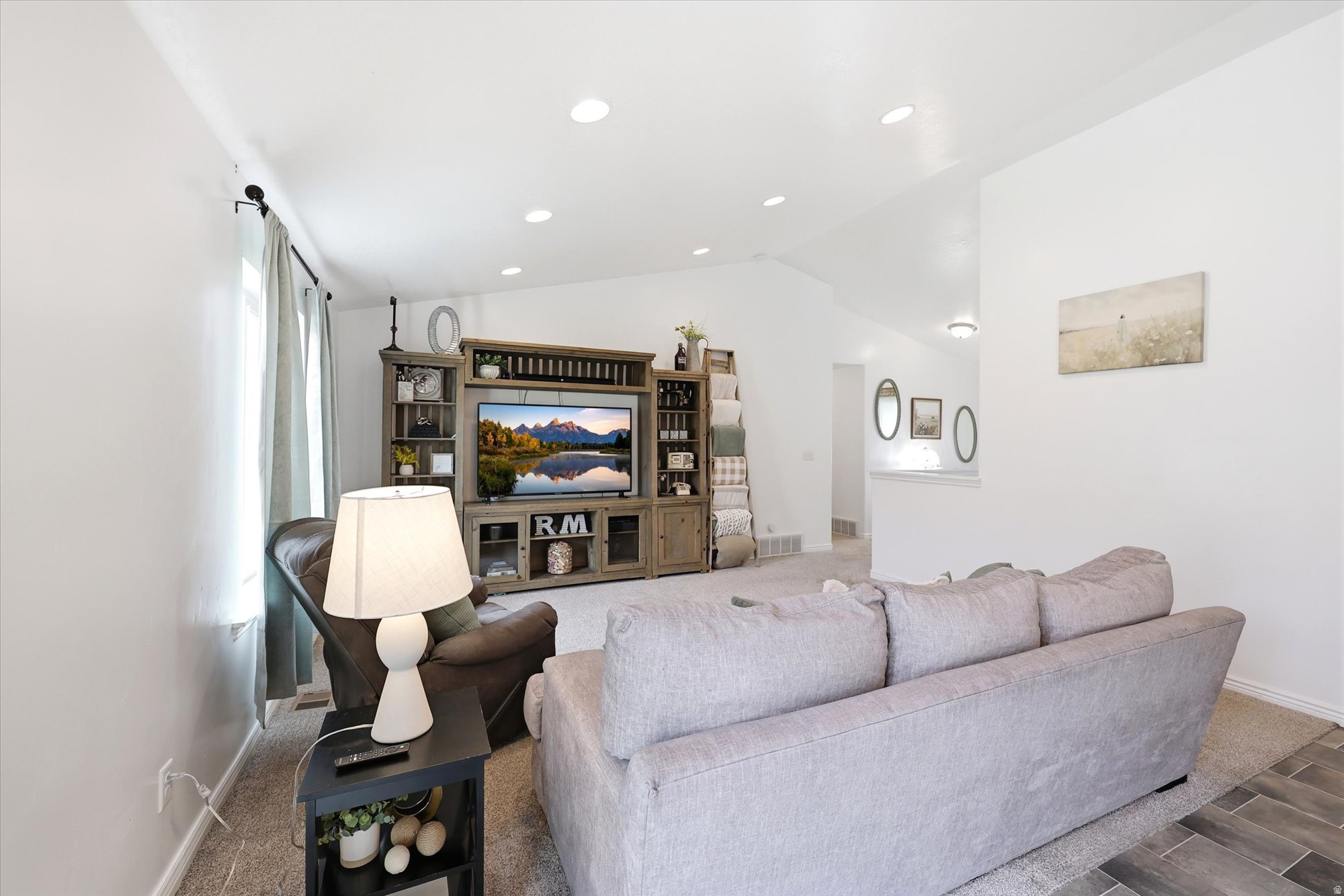 332 RED ROCK DR