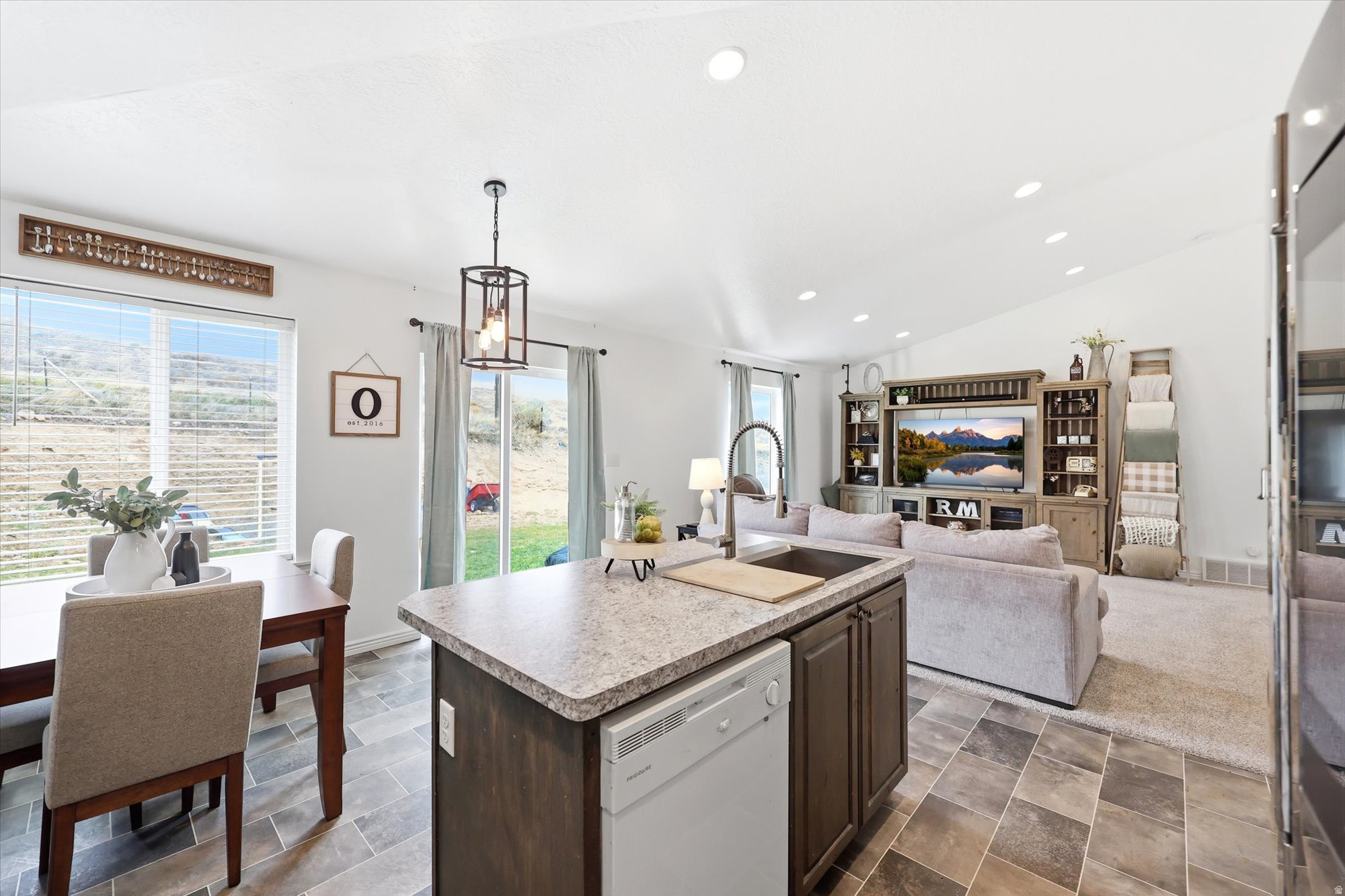 332 RED ROCK DR