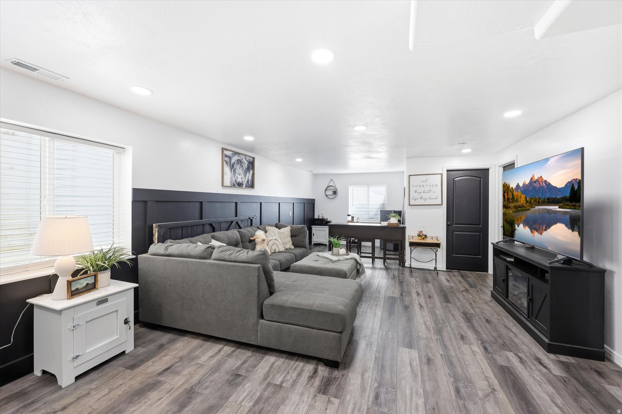 332 RED ROCK DR