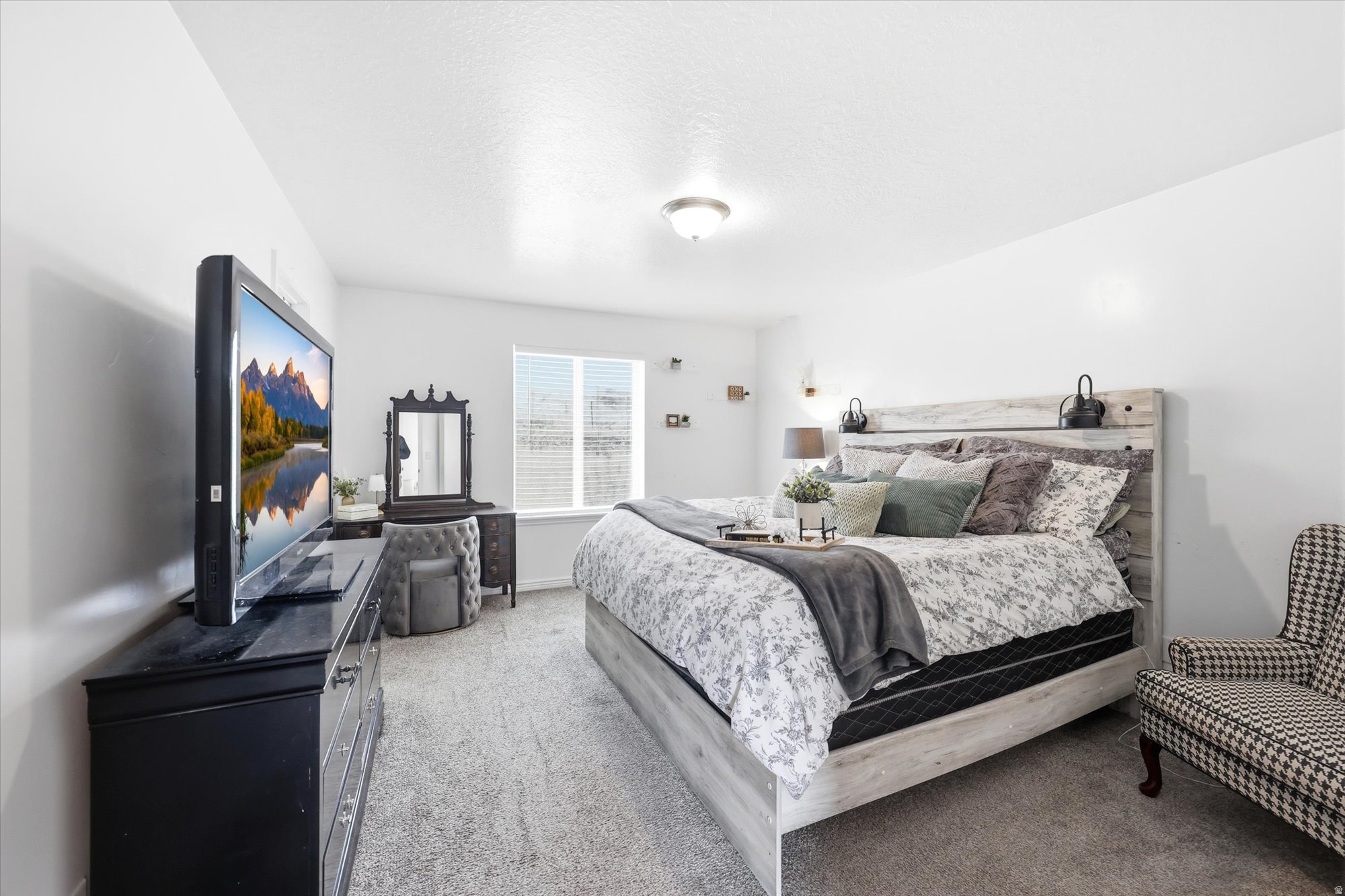 332 RED ROCK DR