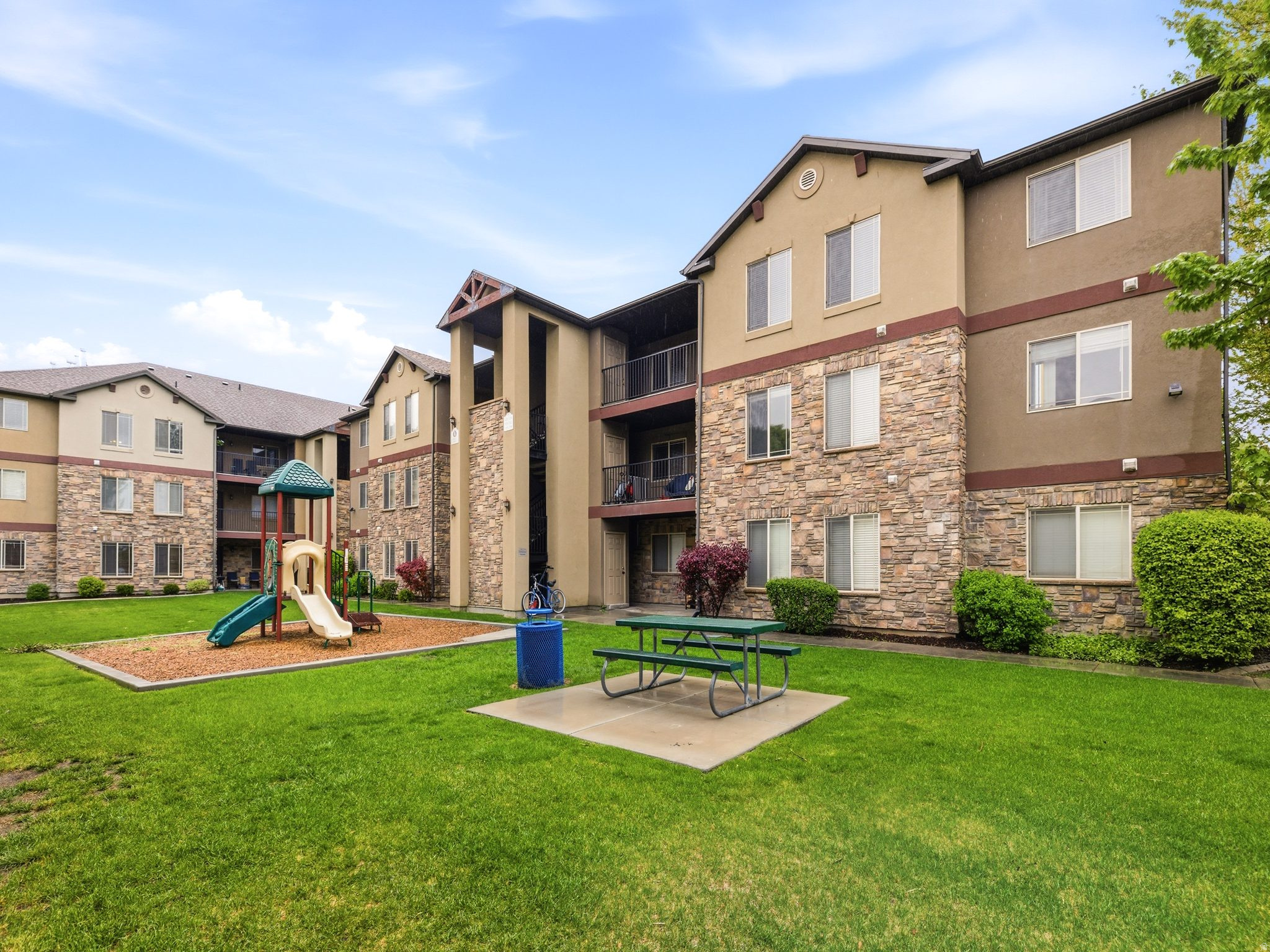 956 W 580 S #125