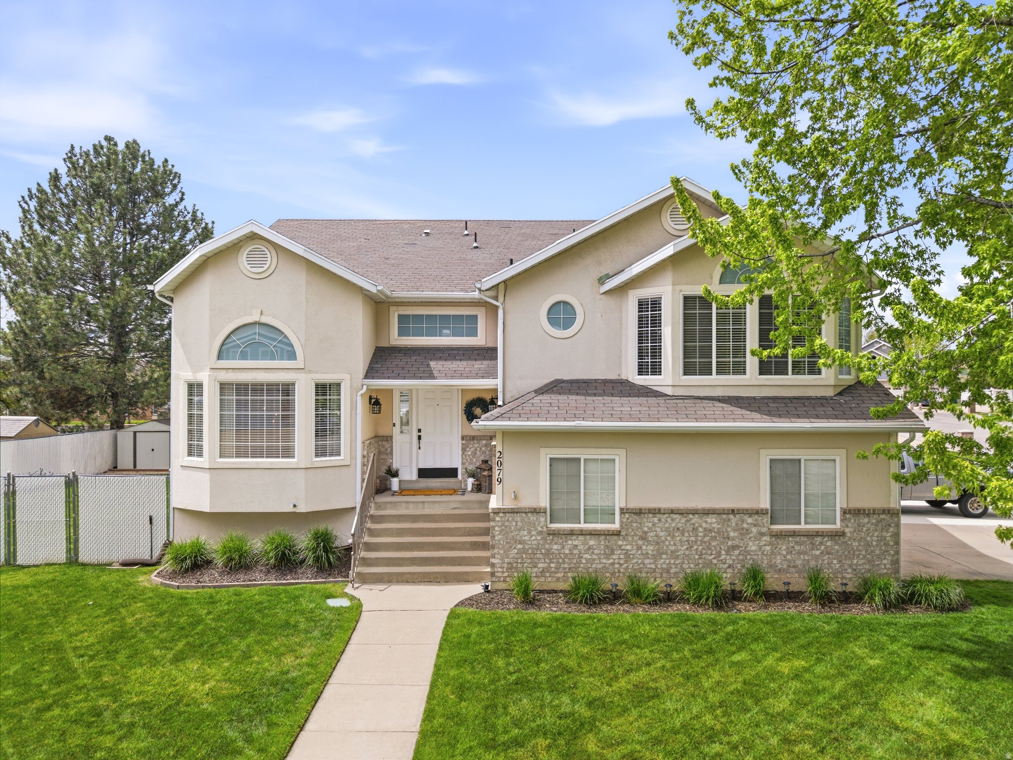 2079 N 2100 E