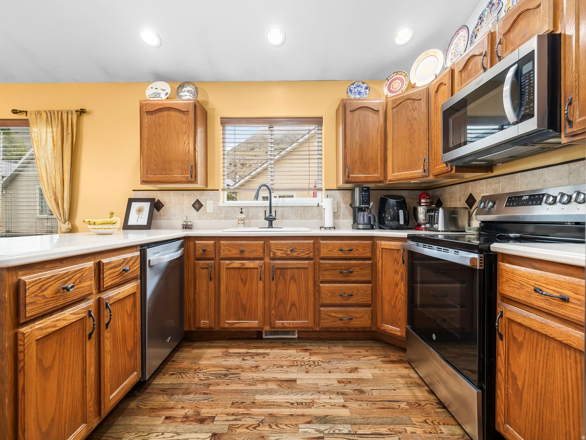954 S SLATE DR
