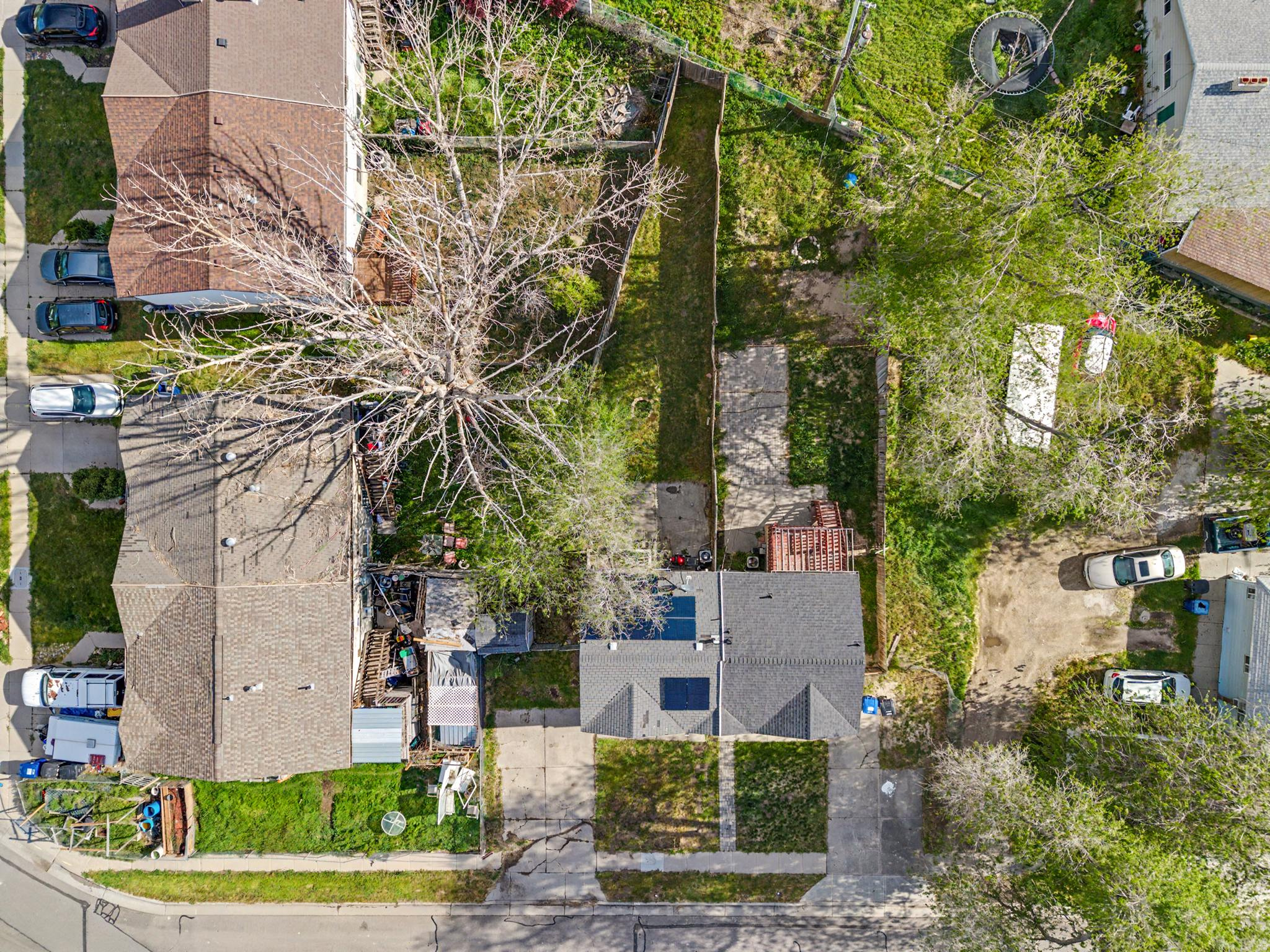 8373 W WESTERN DR