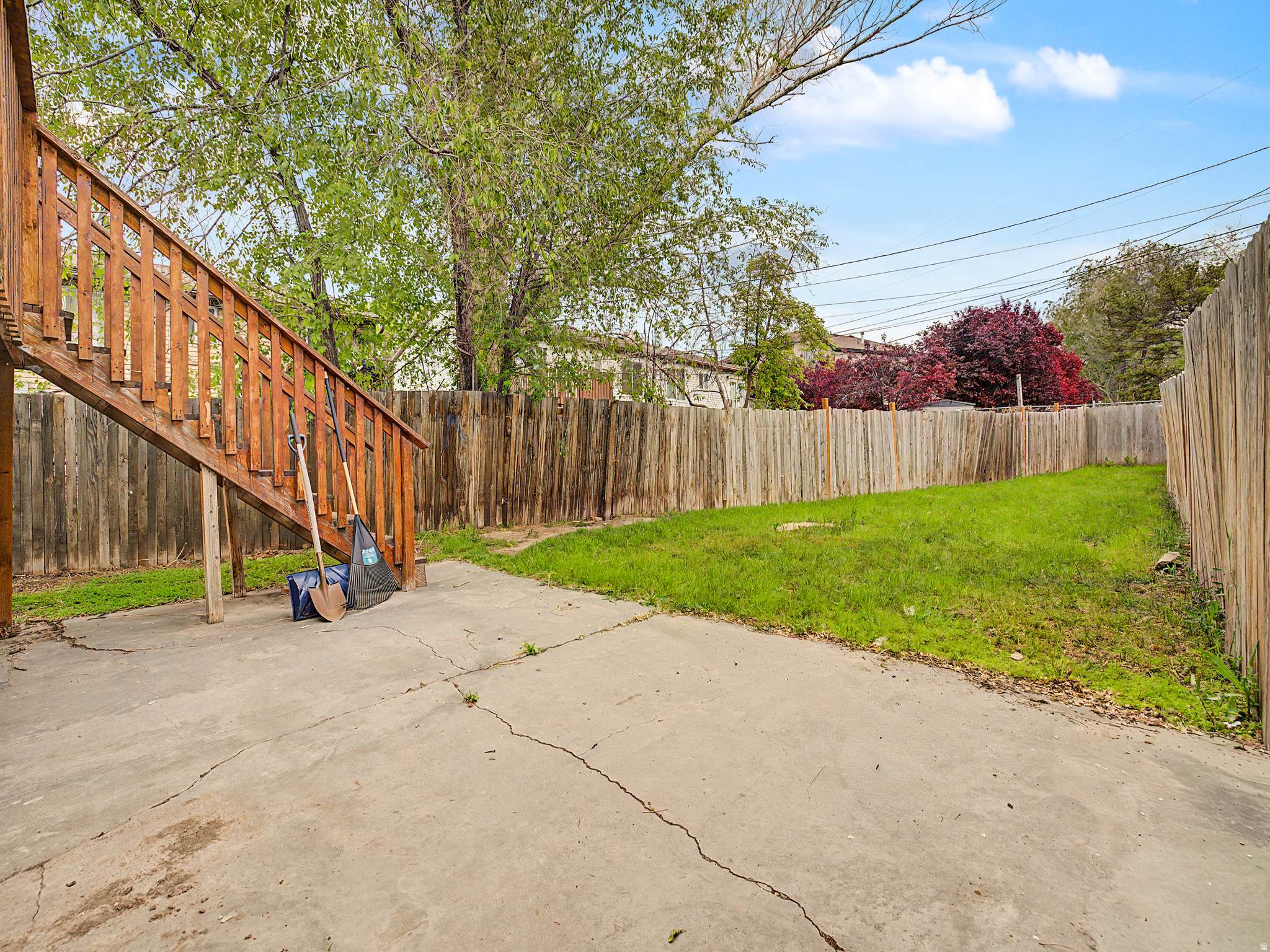 8373 W WESTERN DR