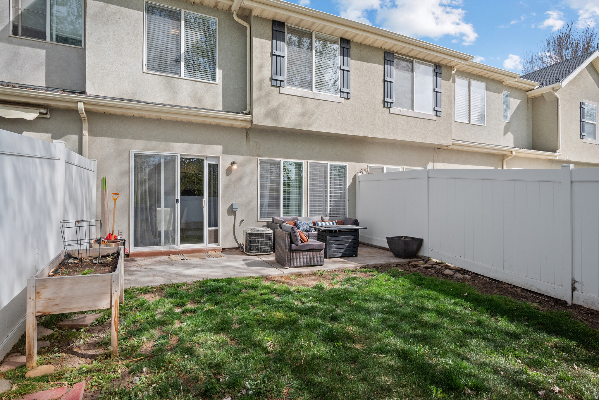 211 GREENFIELD CIR #119