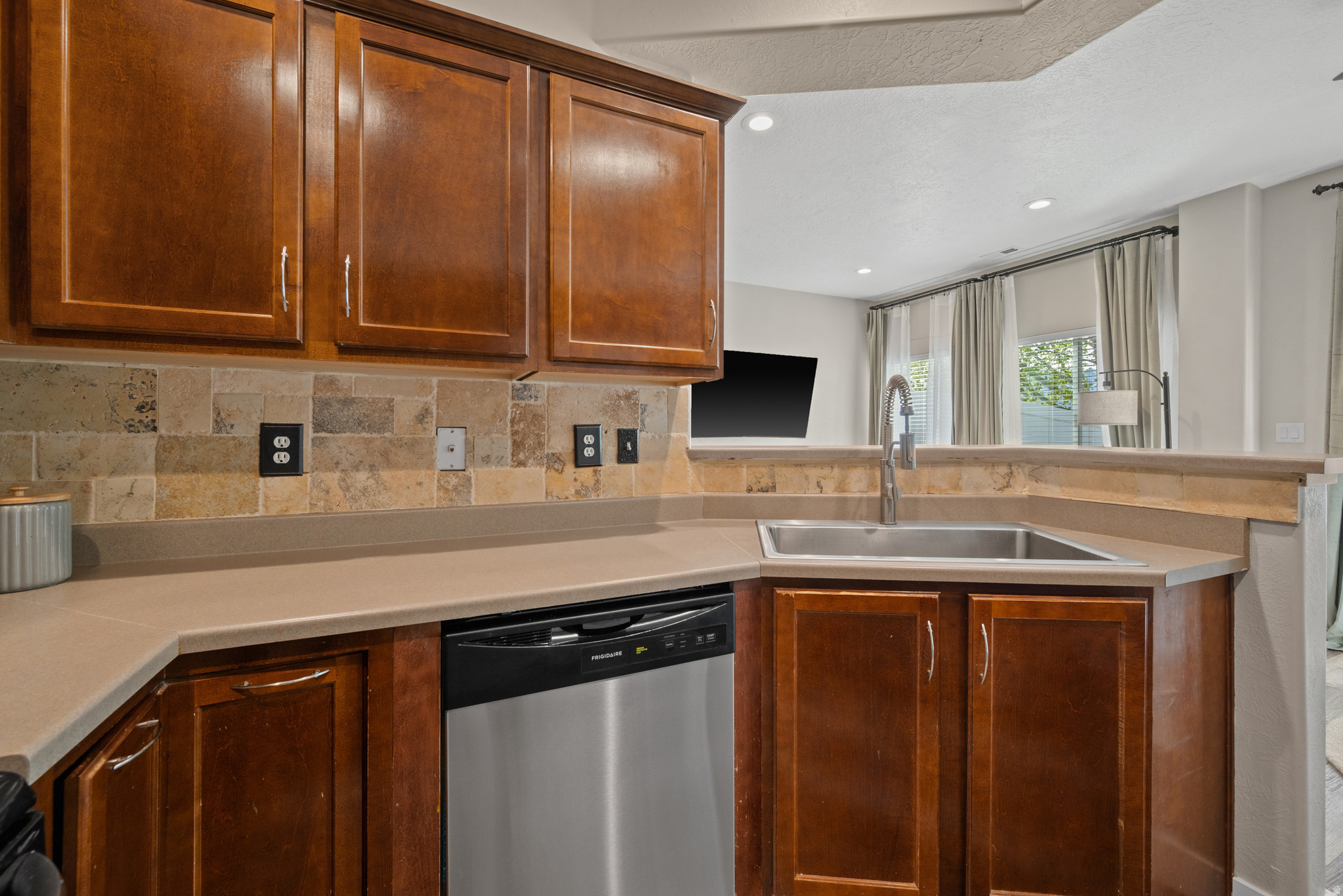 211 GREENFIELD CIR #119