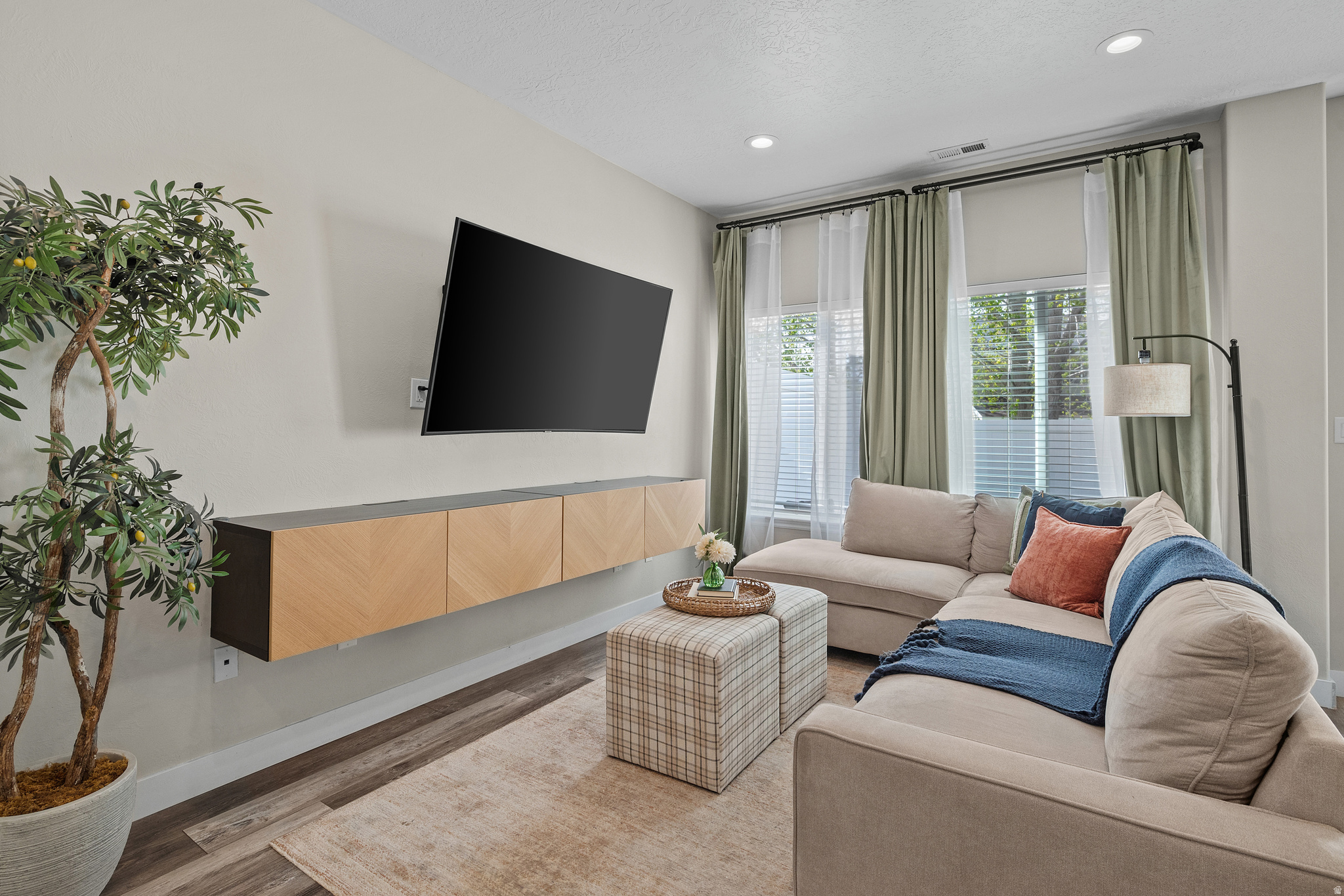 211 GREENFIELD CIR #119