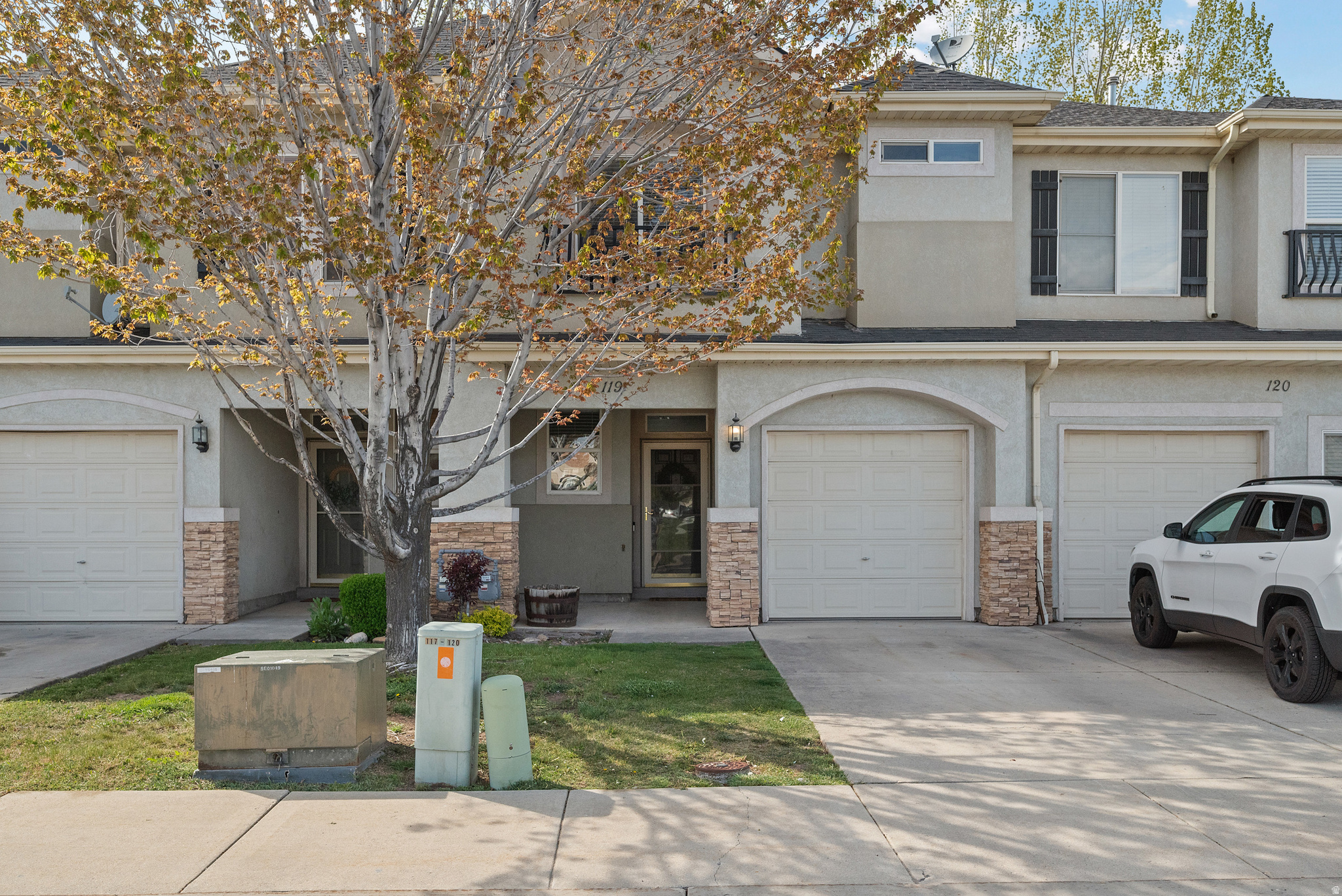 211 GREENFIELD CIR #119