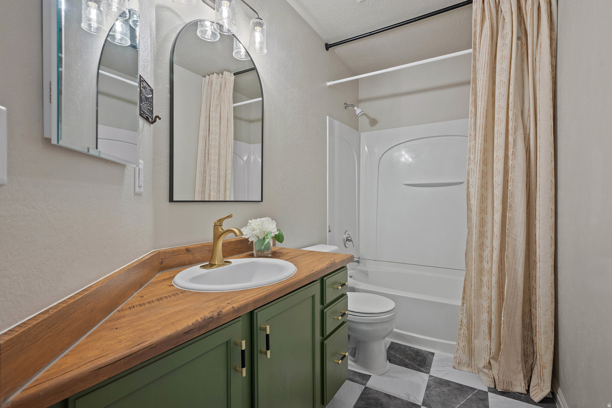 211 GREENFIELD CIR #119