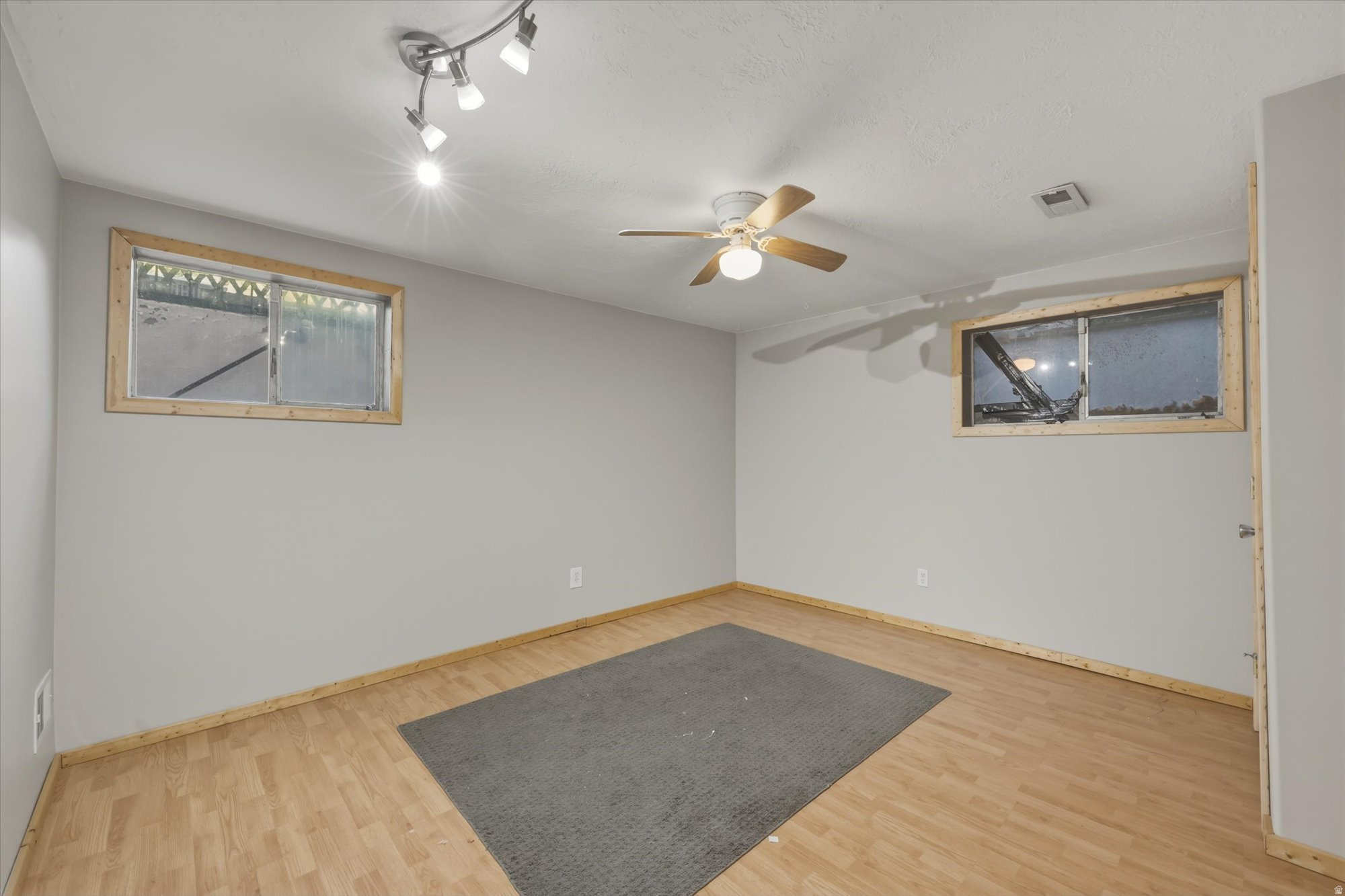 502 N MAIN ST