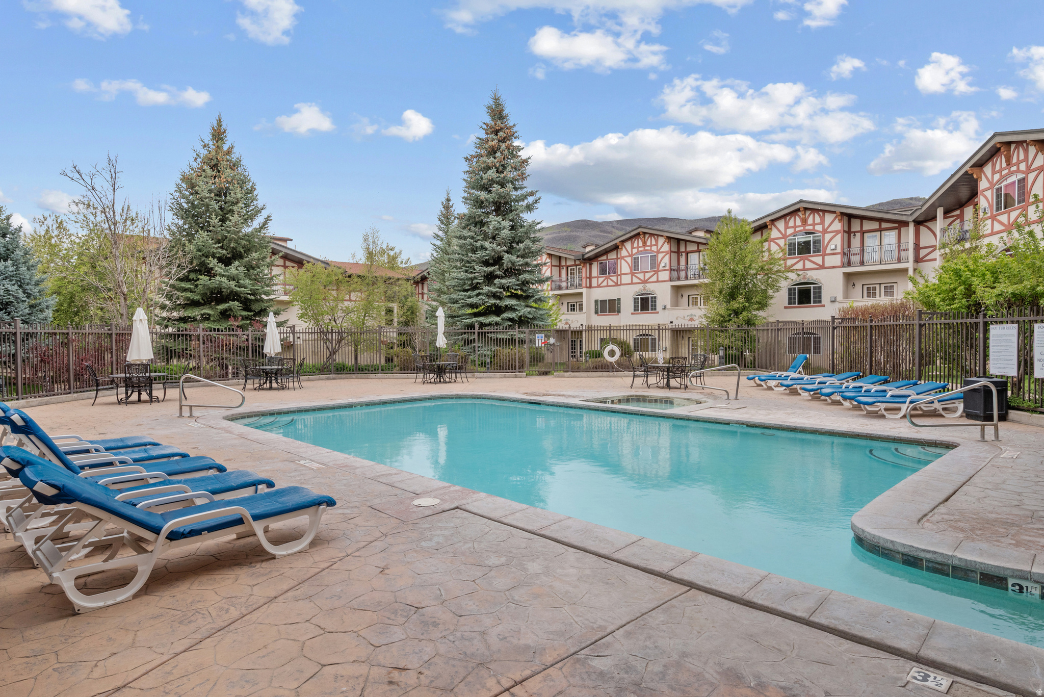 784 W RESORT DR #122