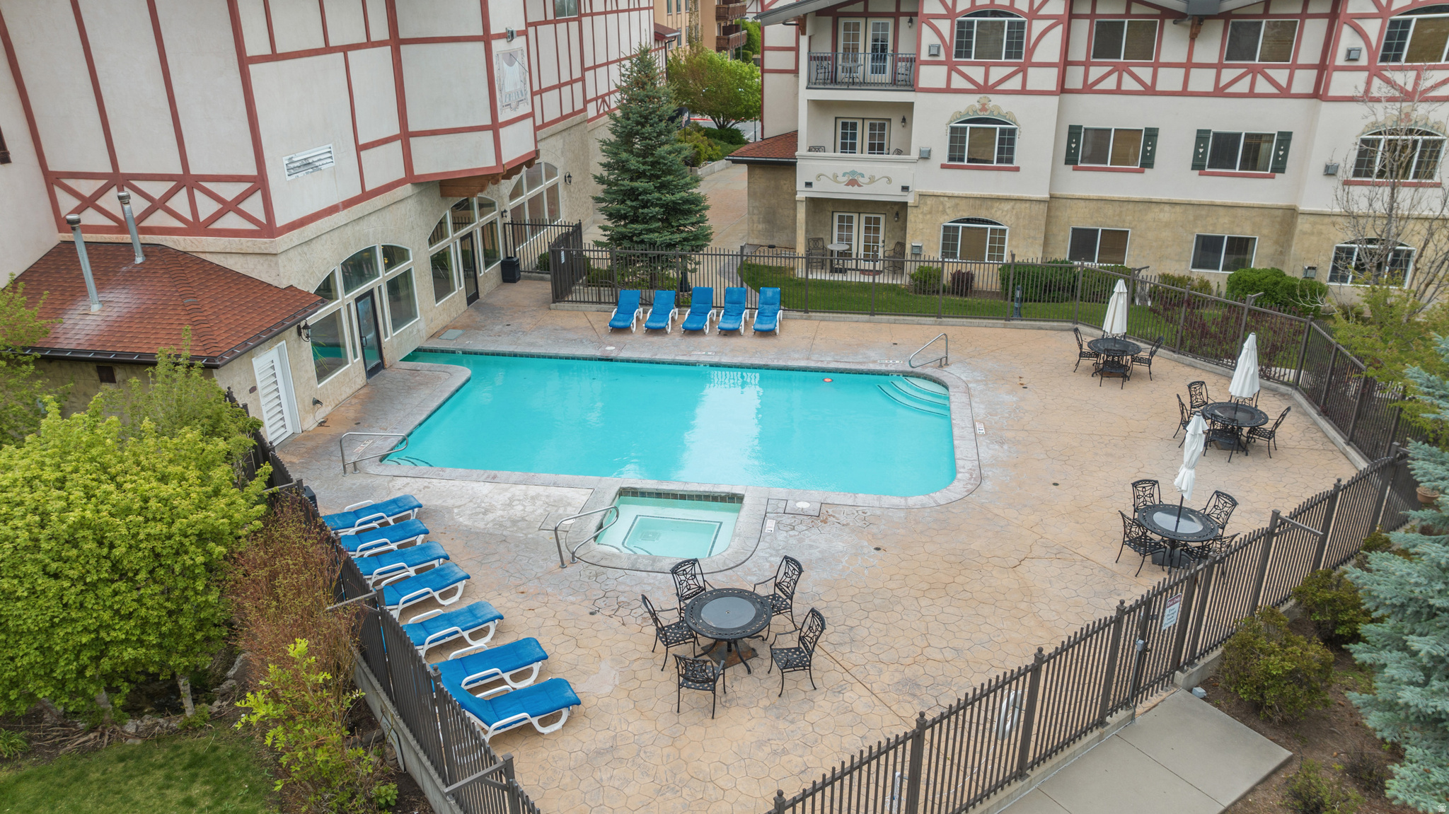 784 W RESORT DR #122