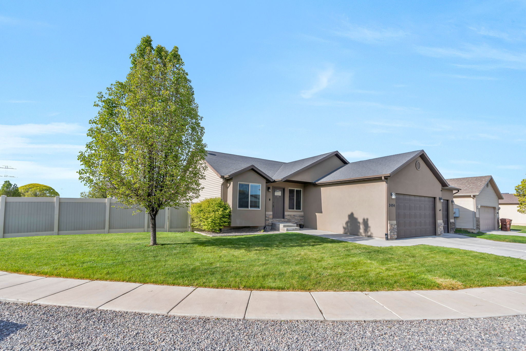 2454 E OX YOKE DR