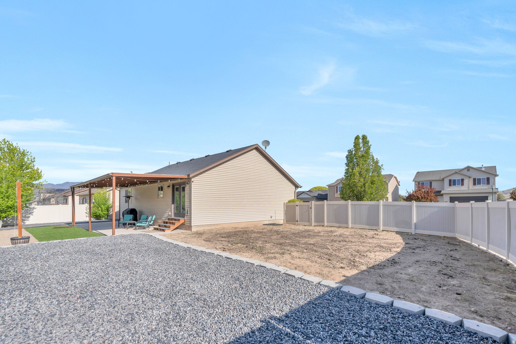 2454 E OX YOKE DR