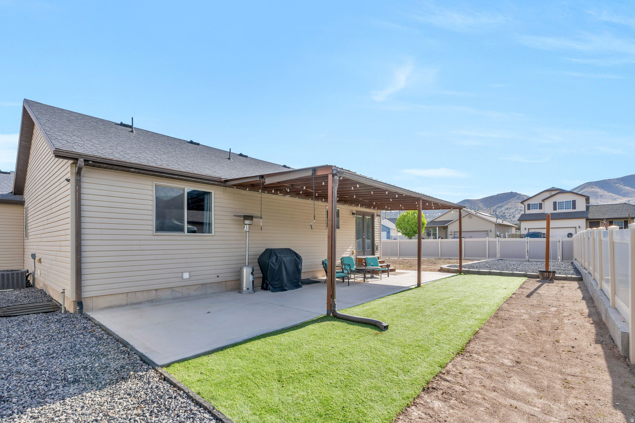 2454 E OX YOKE DR