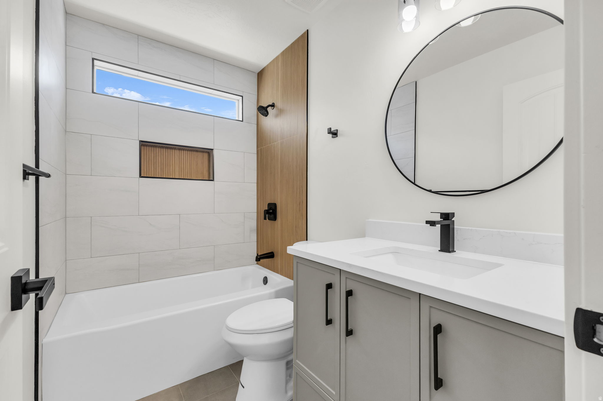 4433 W MANKATO ST