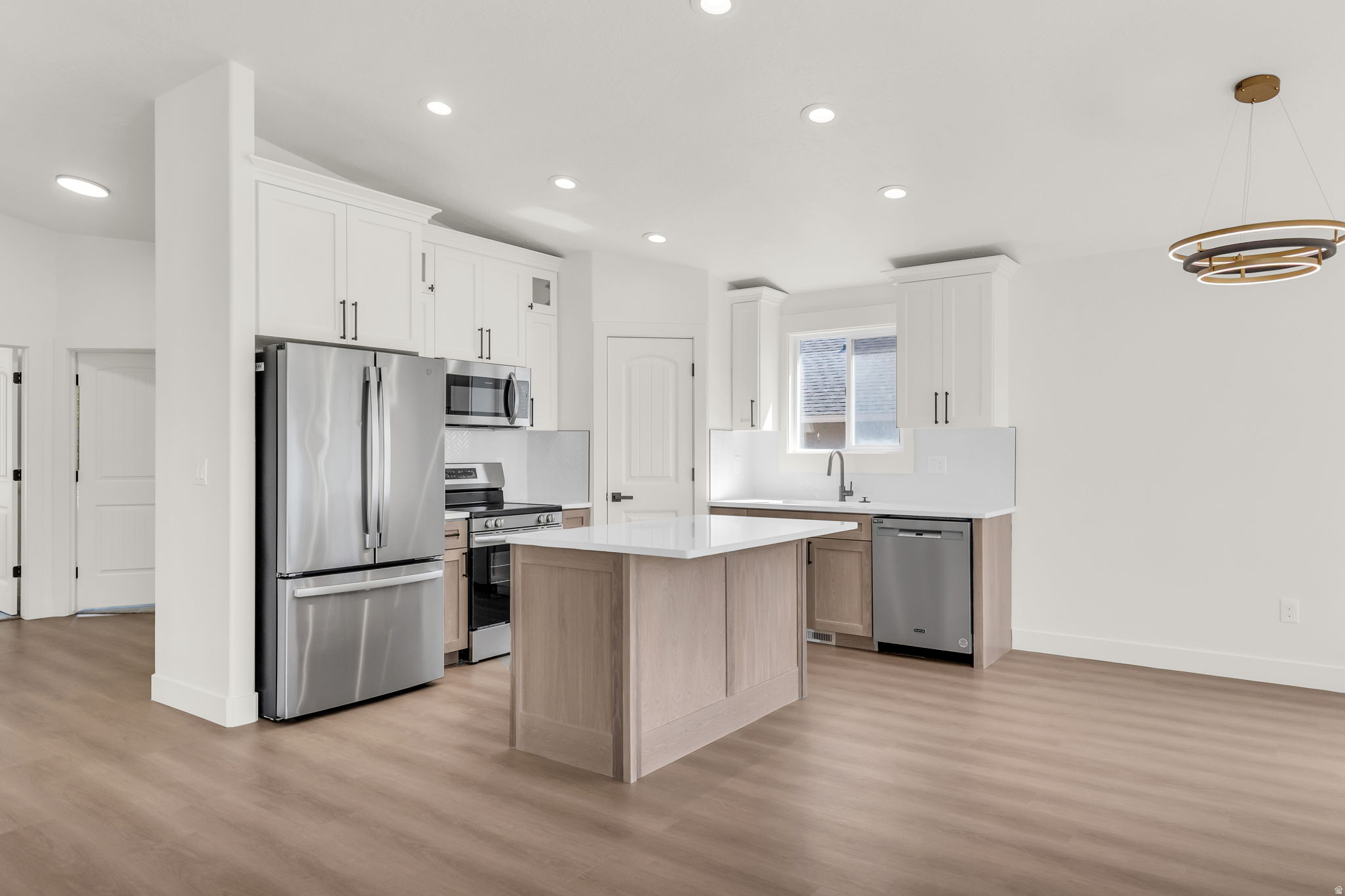 4433 W MANKATO ST
