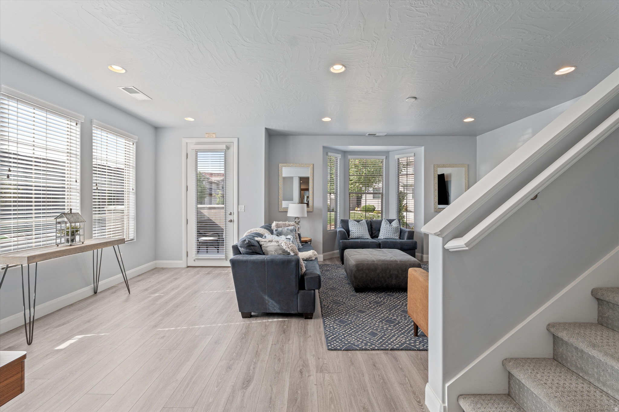 1899 E FIESTA LN