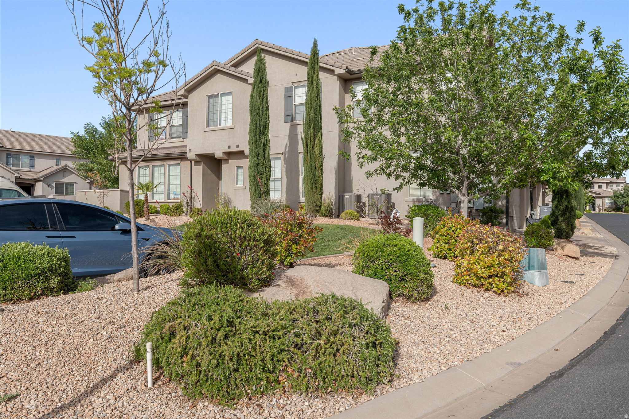 1899 E FIESTA LN