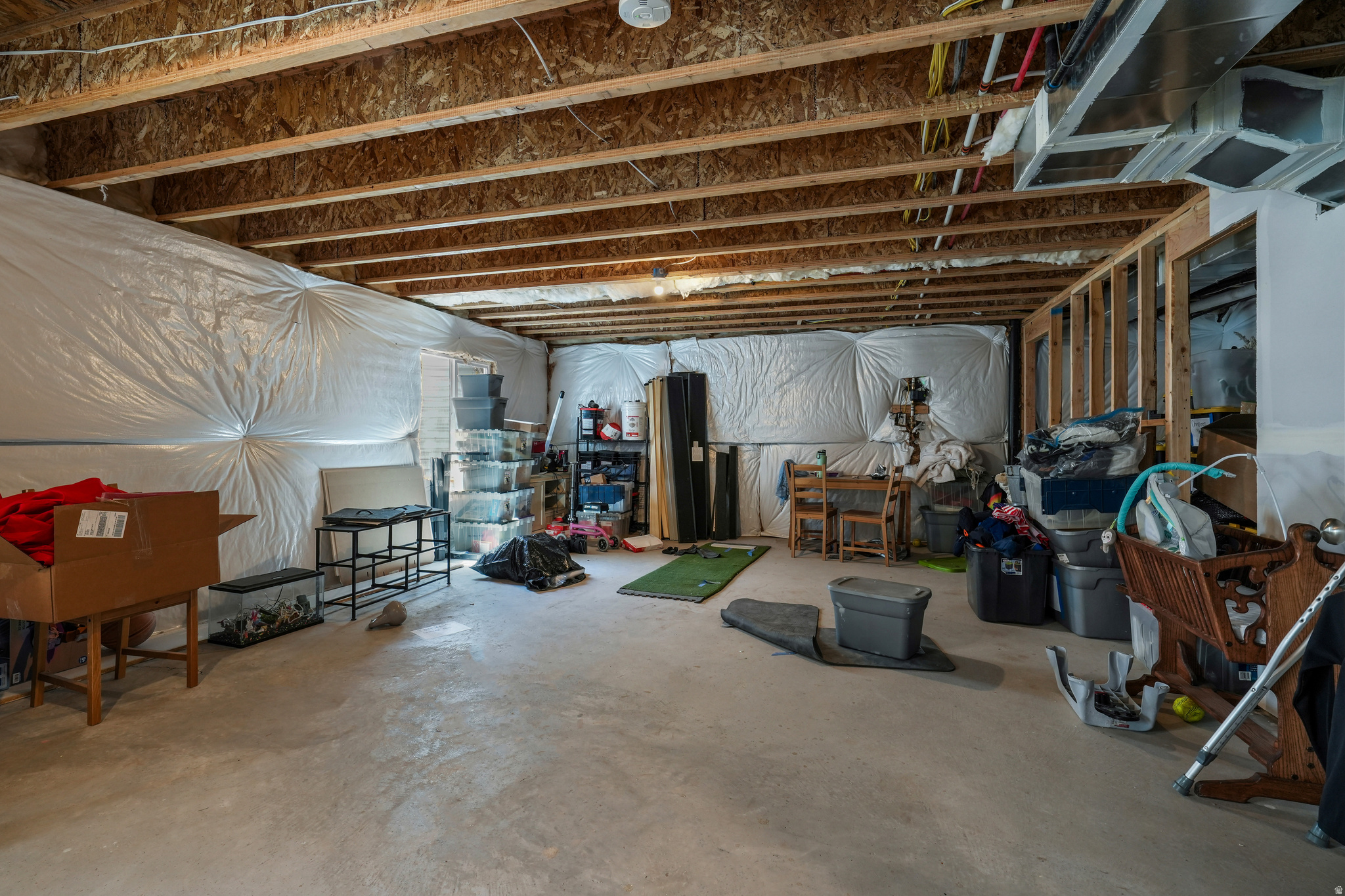 537 W FLORA DR