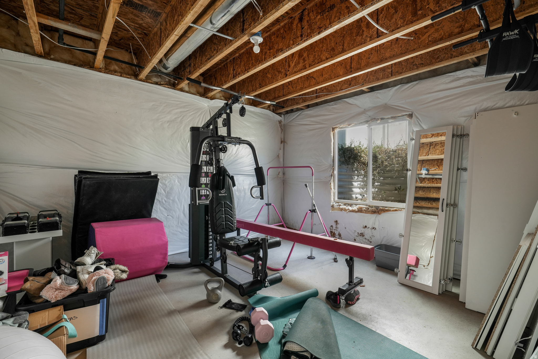 537 W FLORA DR