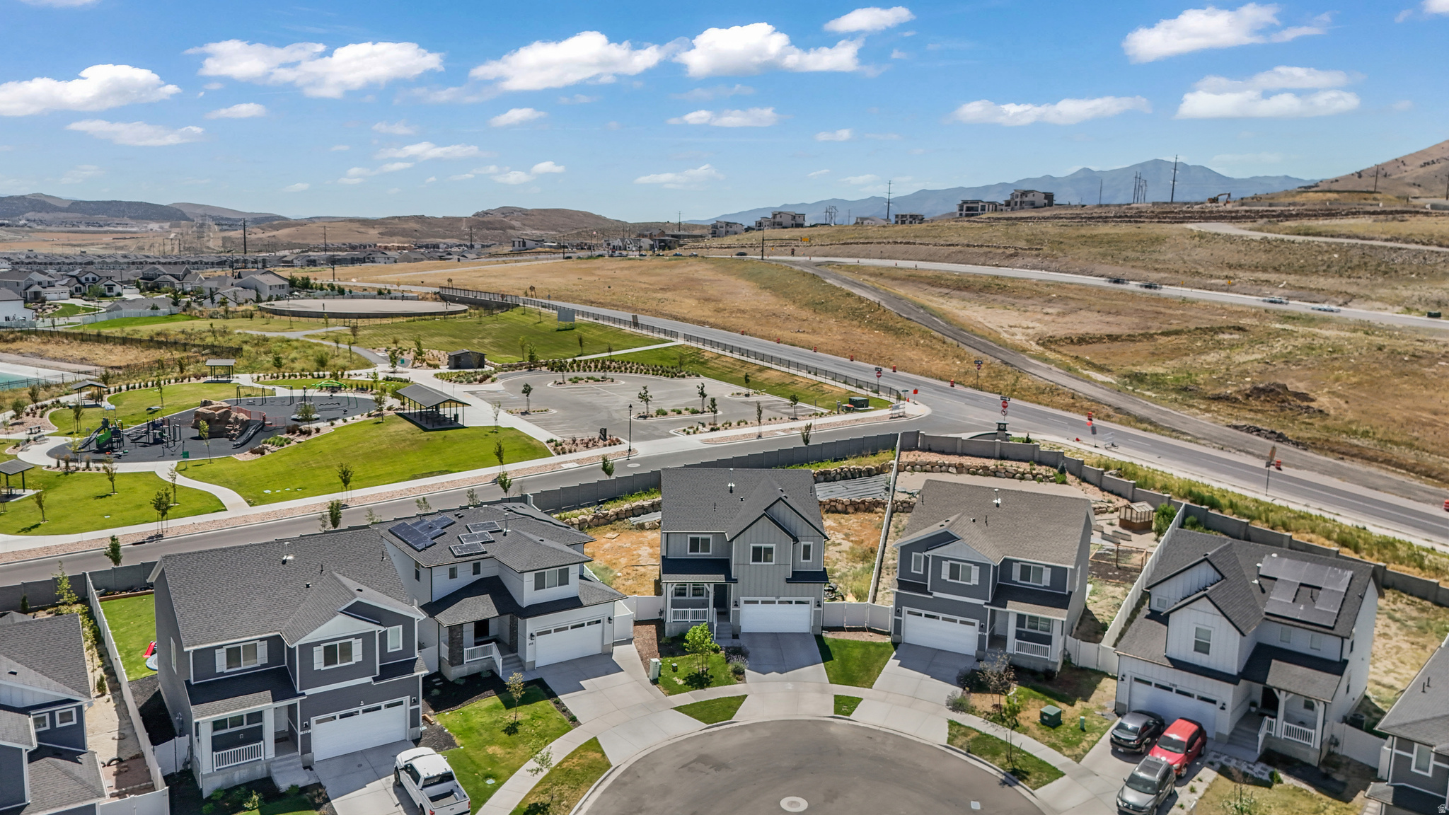 537 W FLORA DR