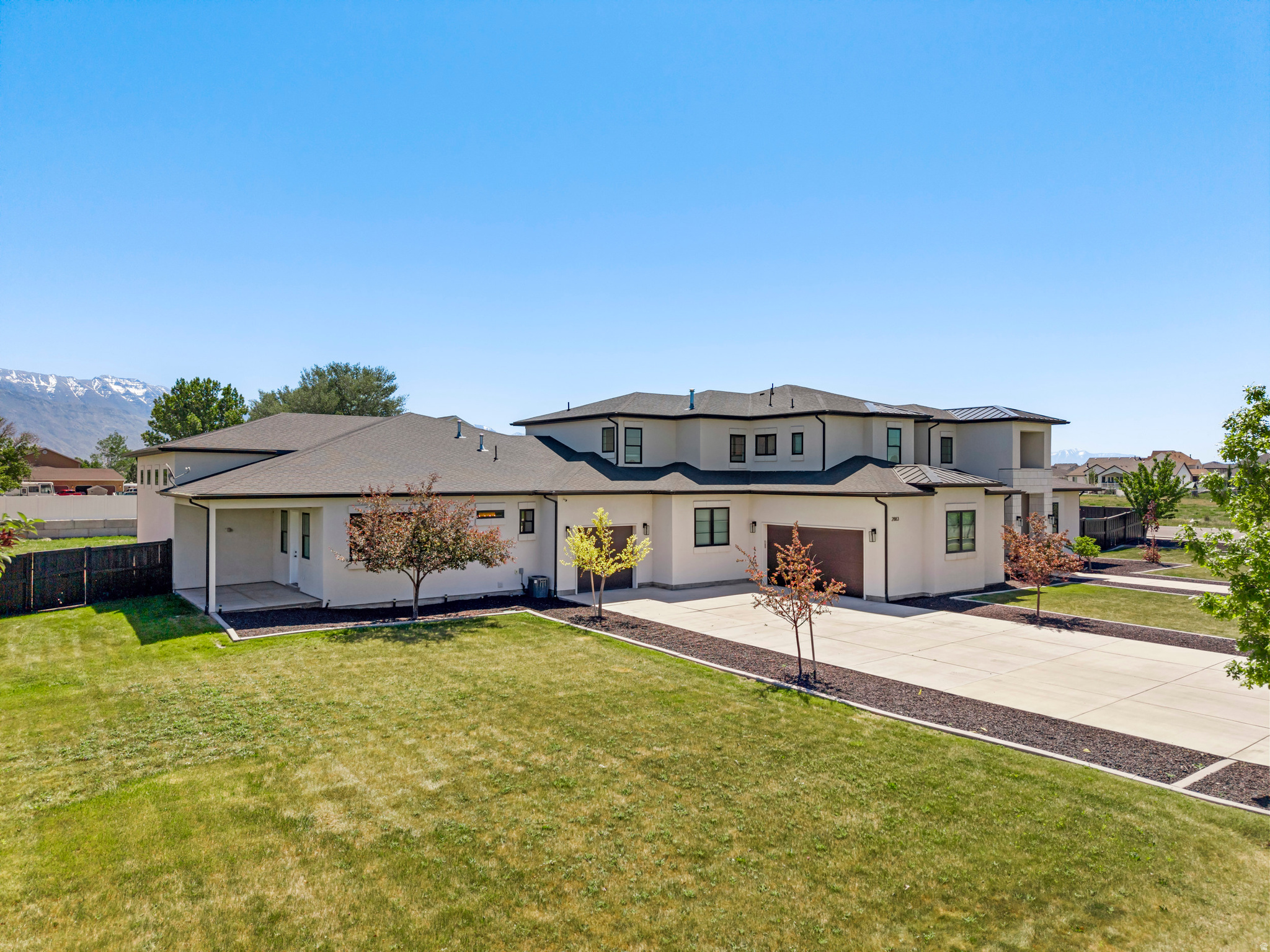 2883 W PARKSIDE DR