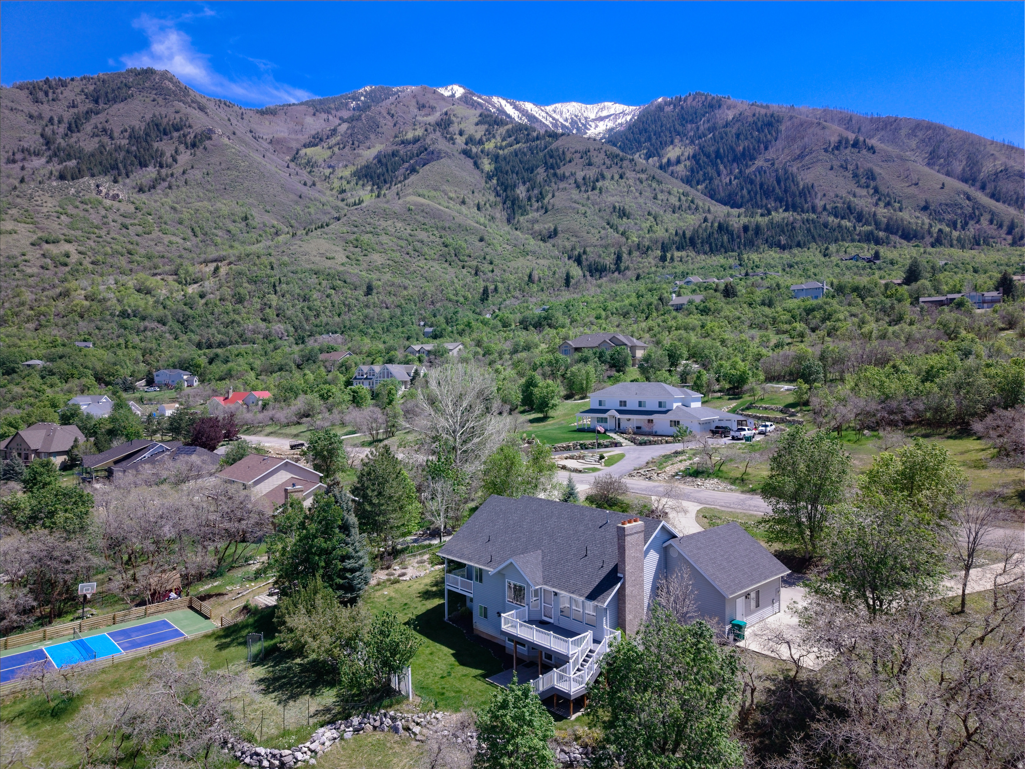 50 E HIGHLINE DR