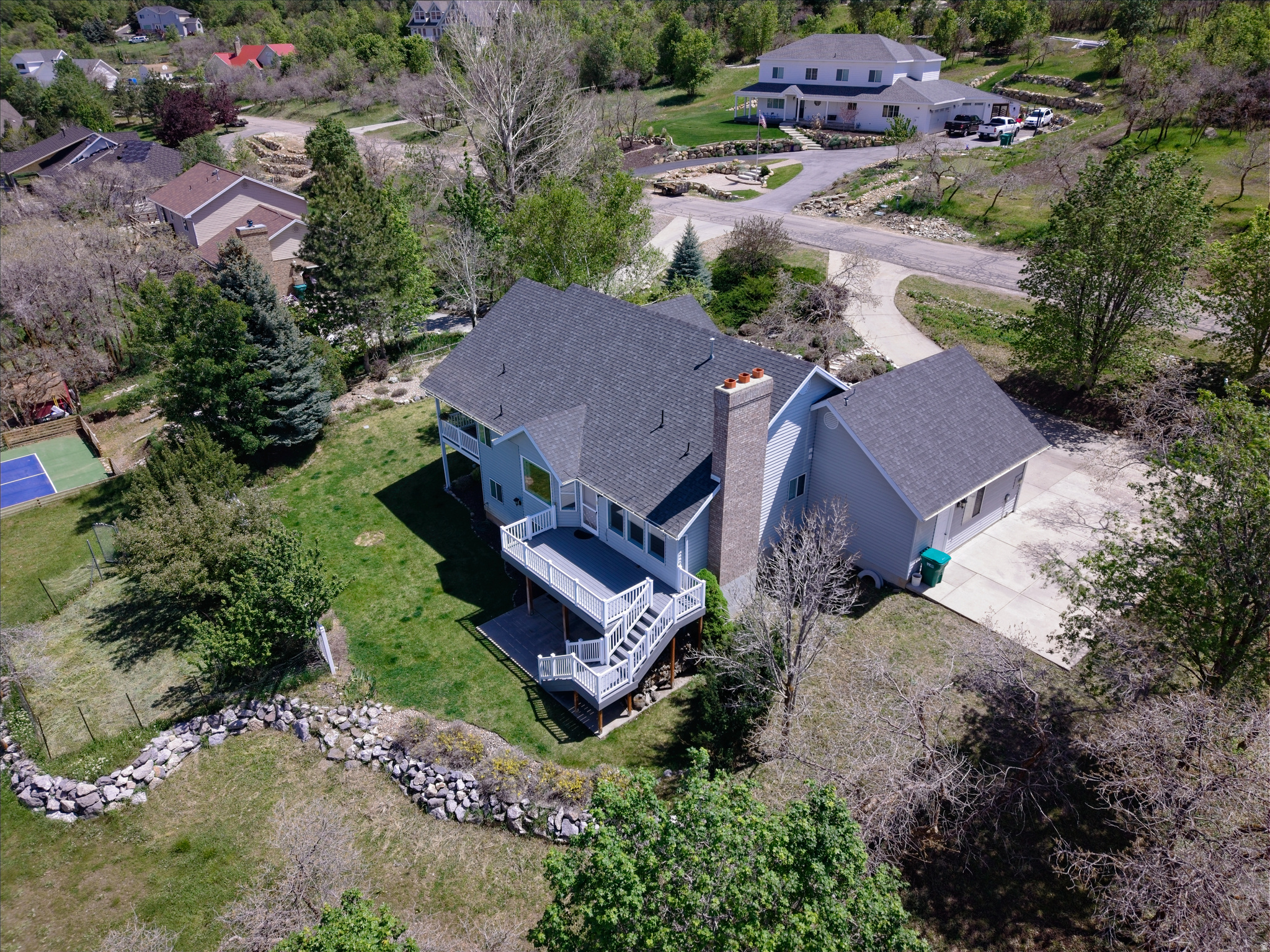 50 E HIGHLINE DR