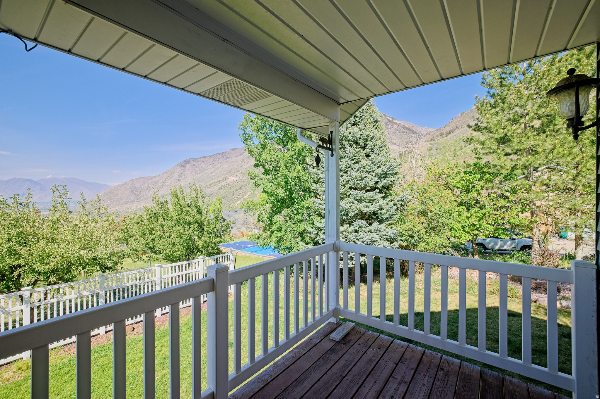 50 E HIGHLINE DR