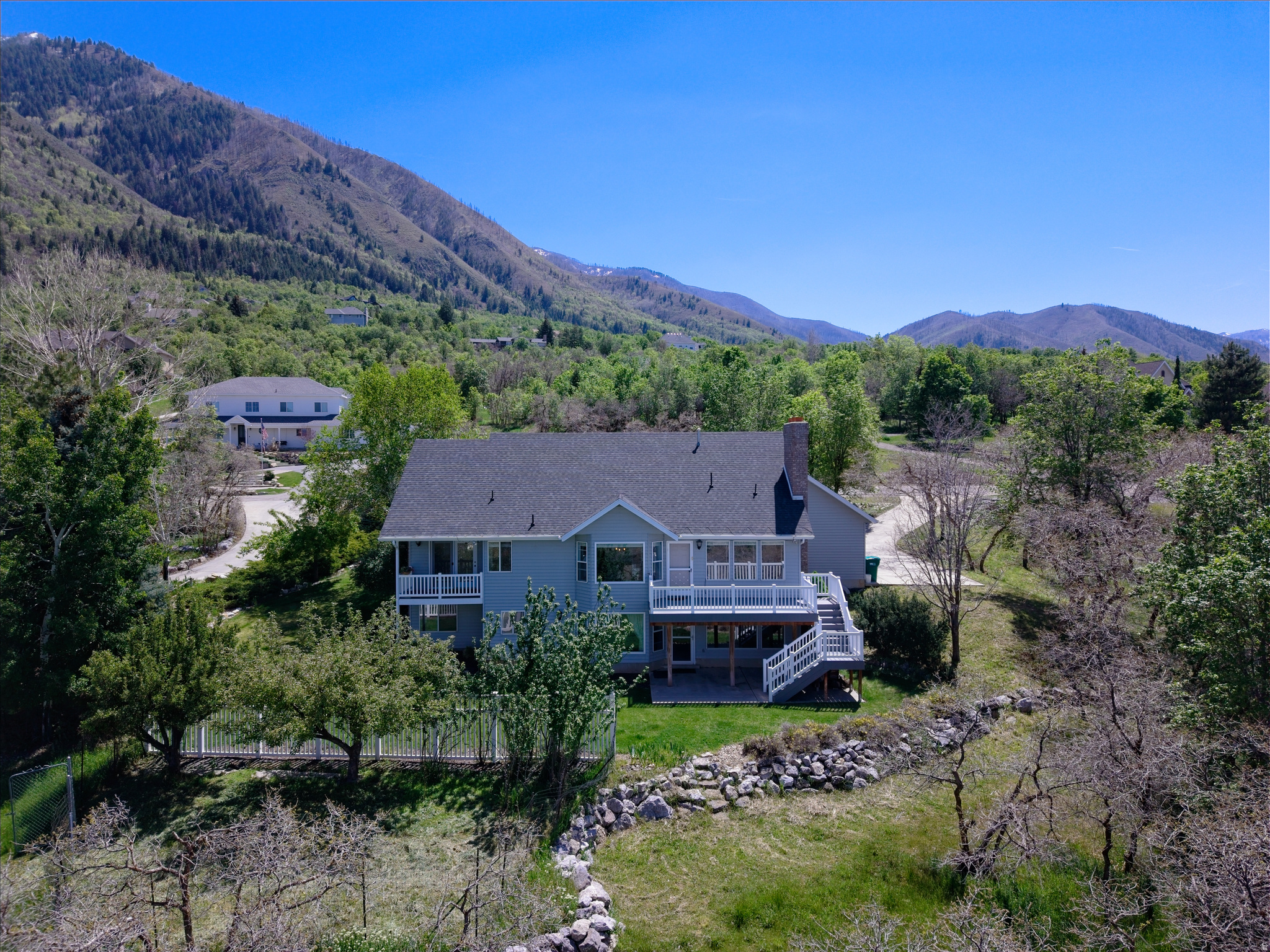 50 E HIGHLINE DR