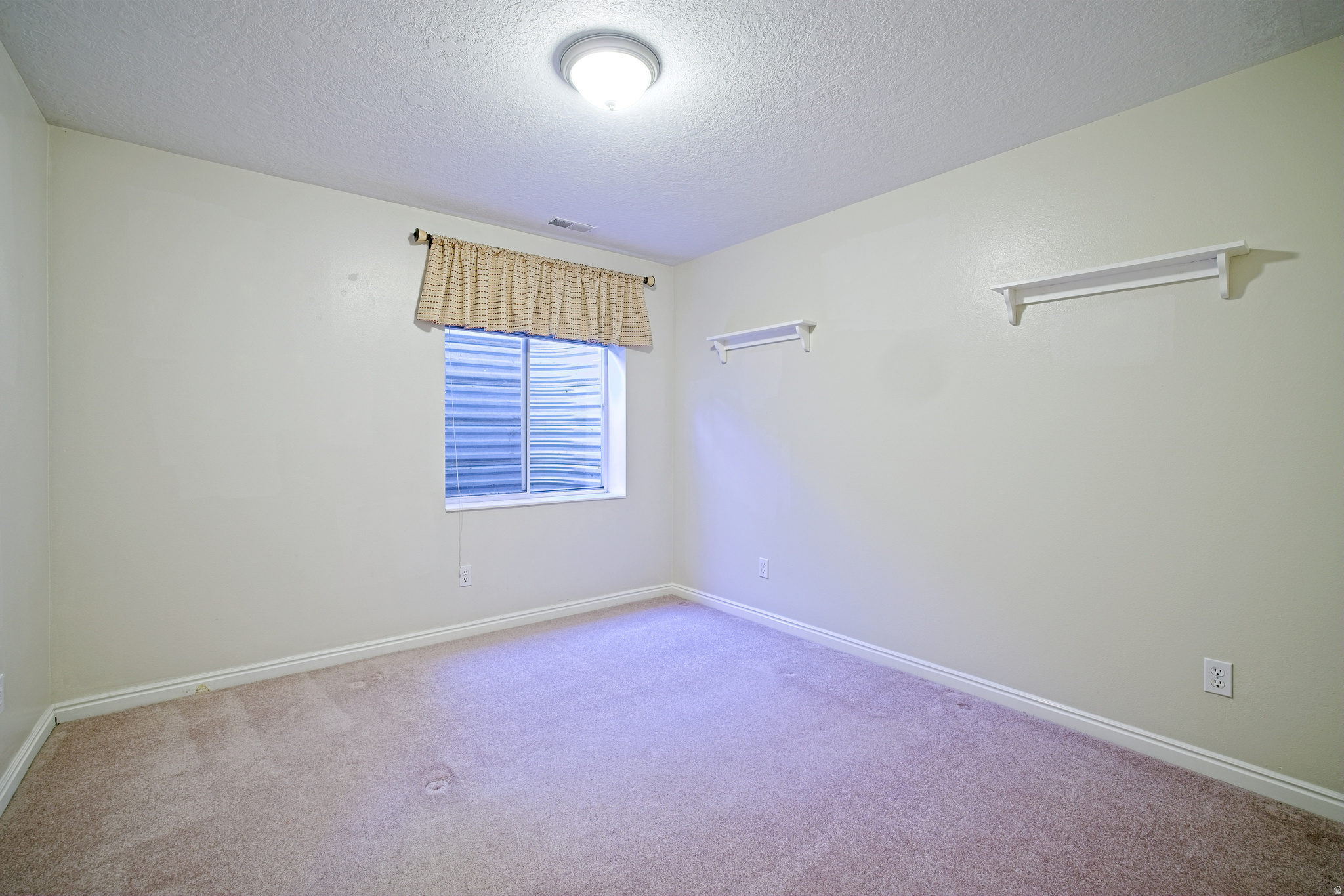 50 E HIGHLINE DR