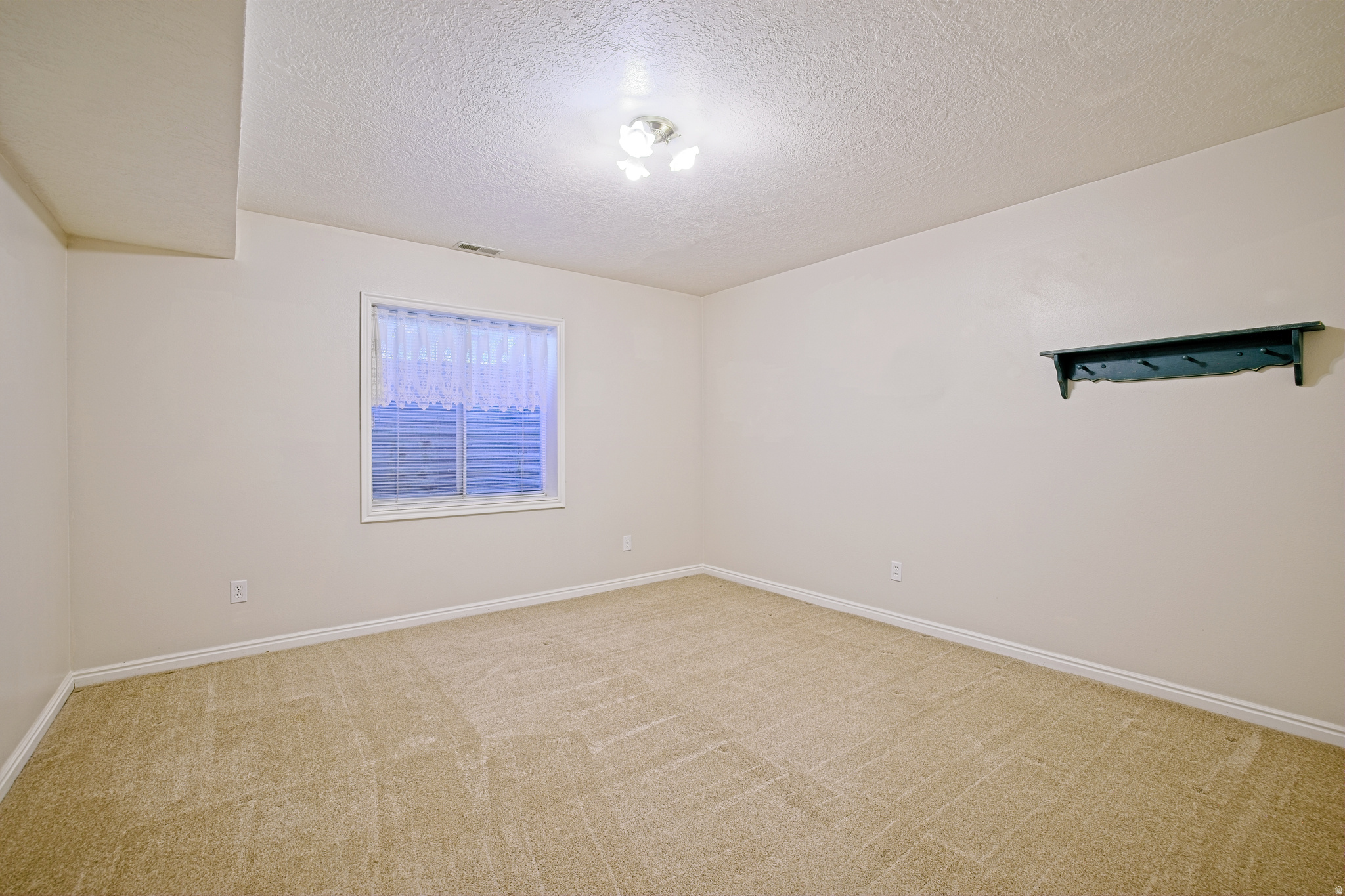 50 E HIGHLINE DR