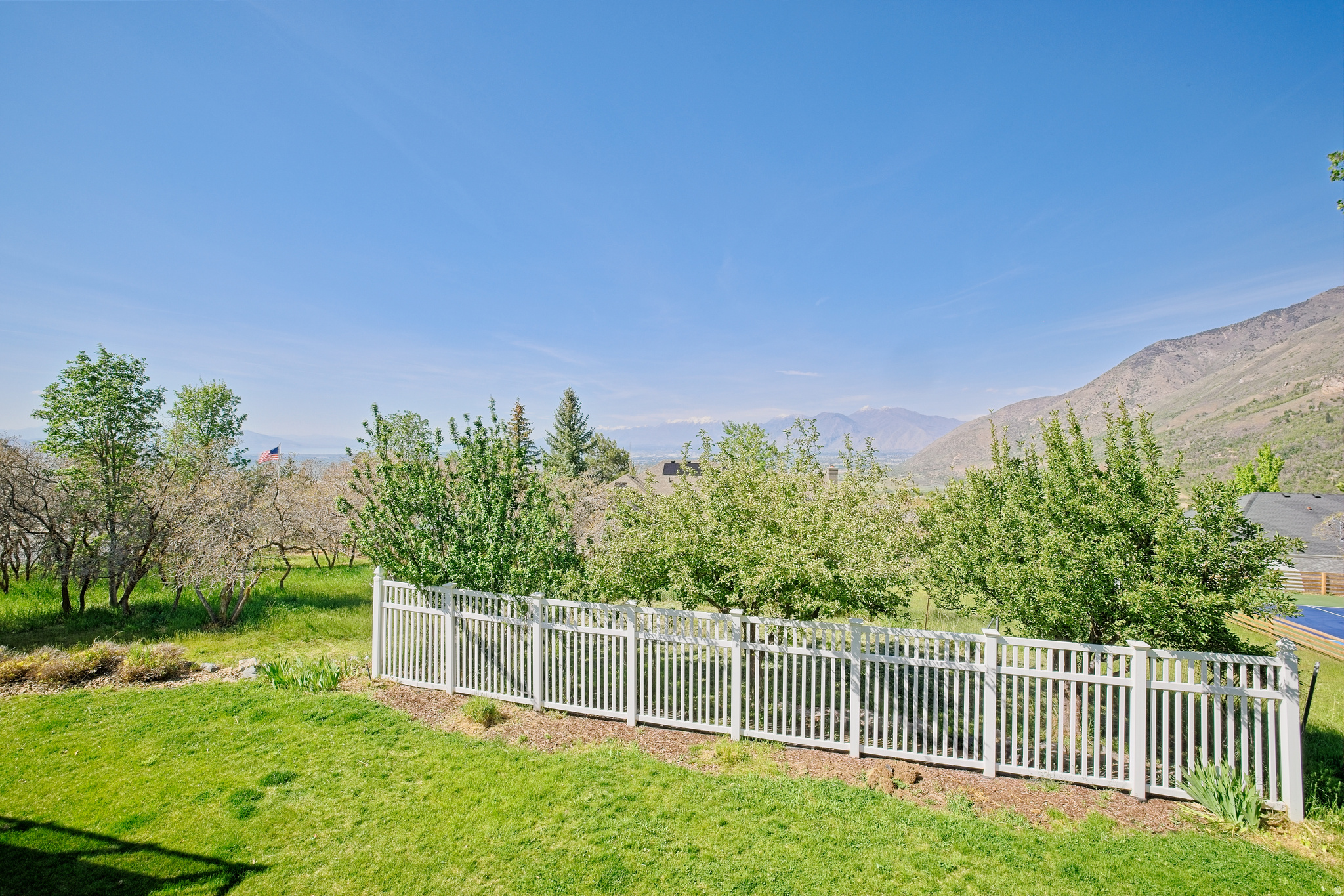 50 E HIGHLINE DR