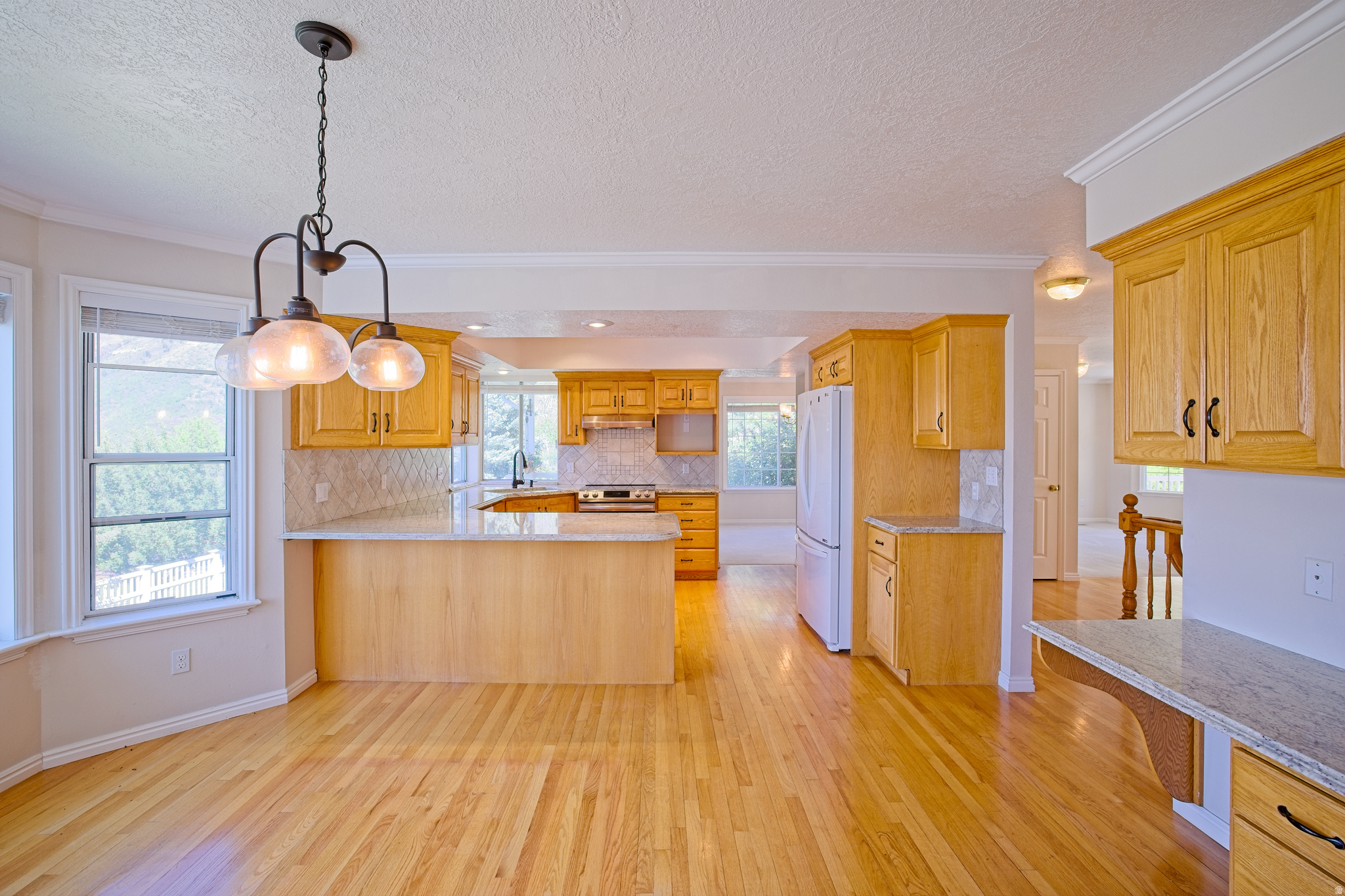 50 E HIGHLINE DR