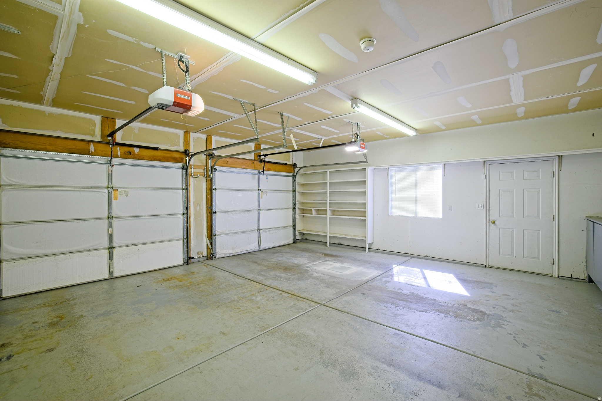 50 E HIGHLINE DR
