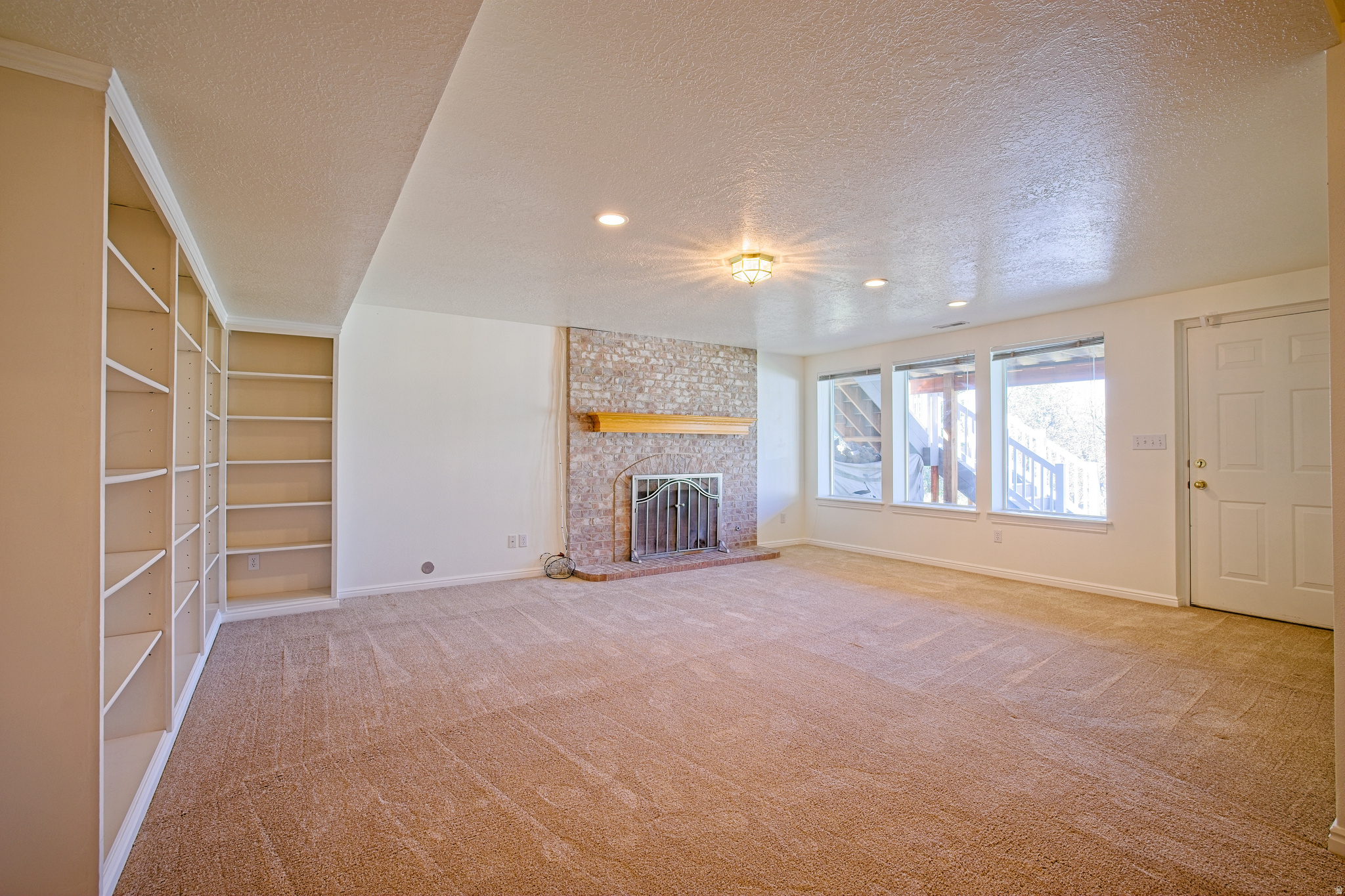 50 E HIGHLINE DR
