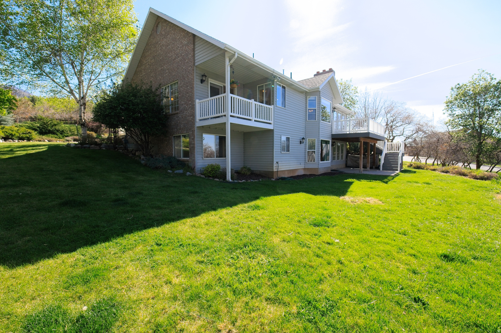 50 E HIGHLINE DR