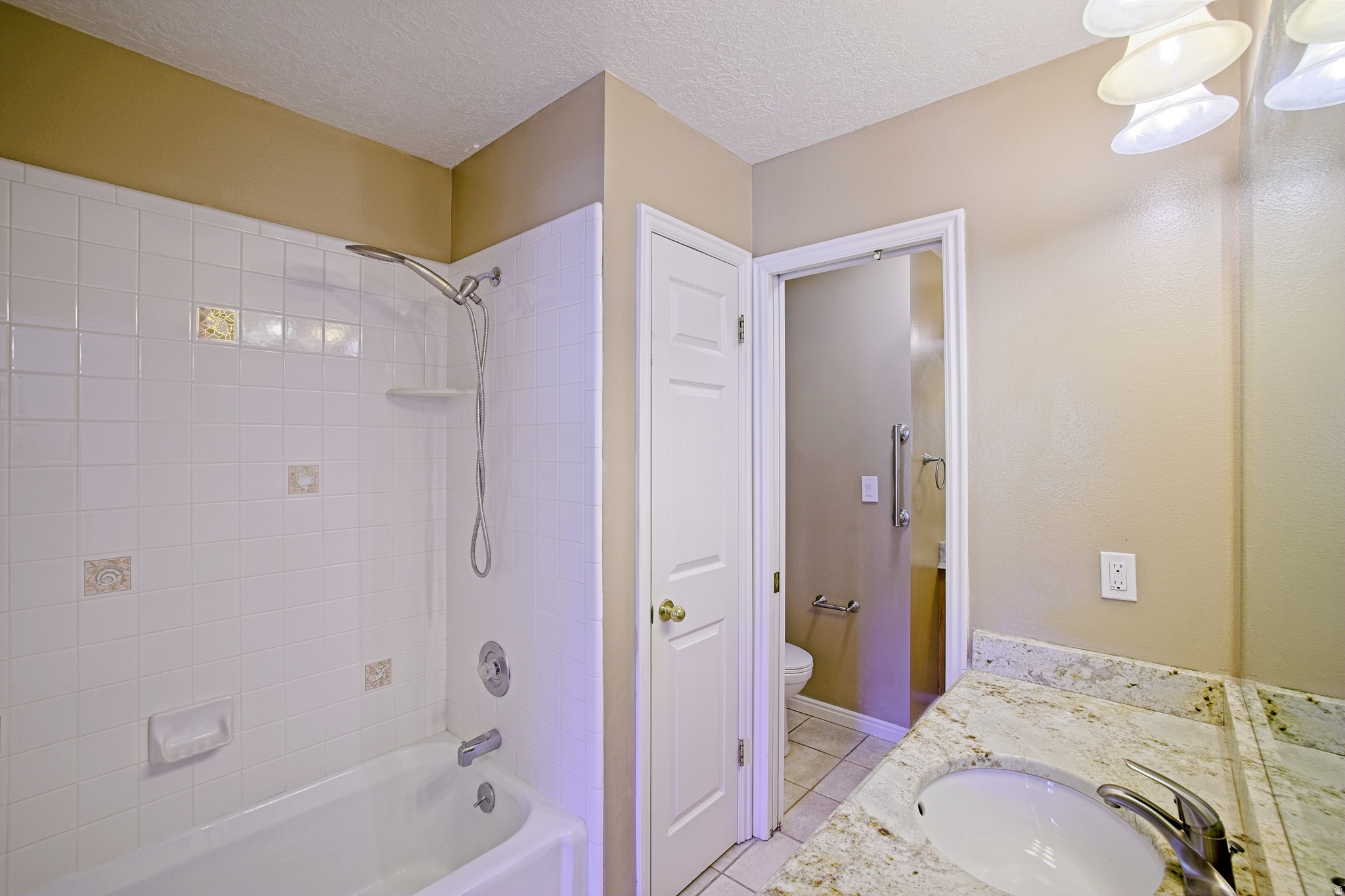 50 E HIGHLINE DR