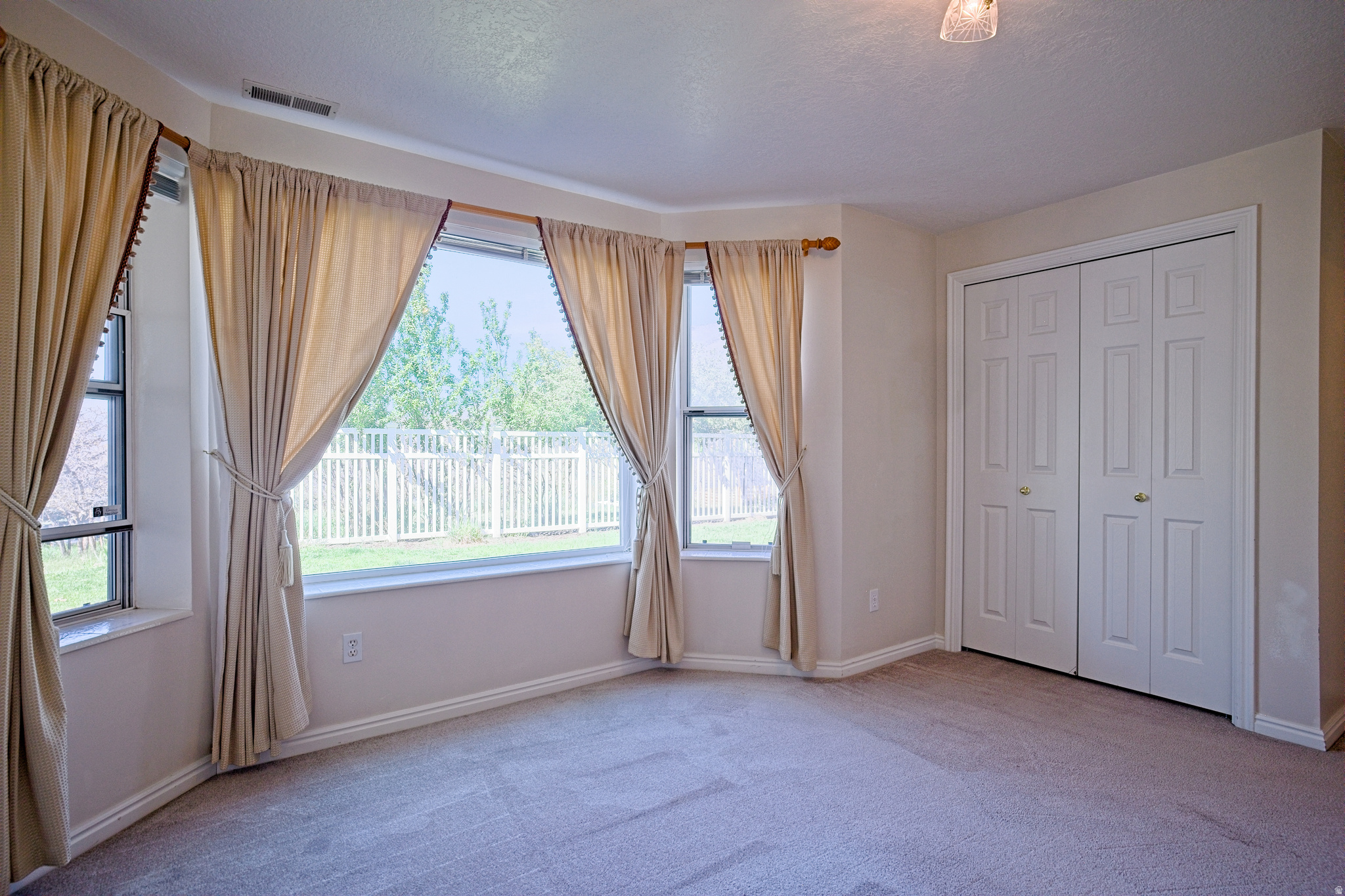 50 E HIGHLINE DR