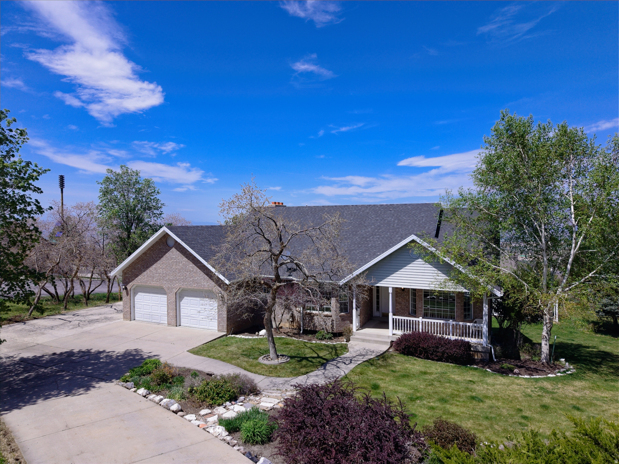 50 E HIGHLINE DR