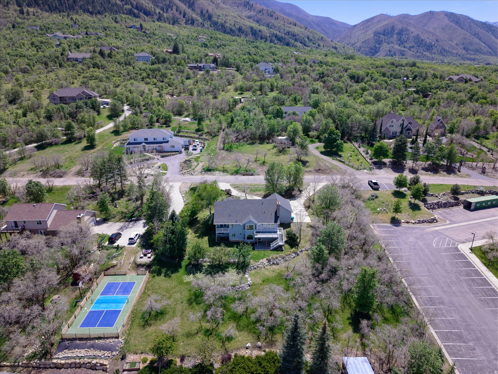 50 E HIGHLINE DR