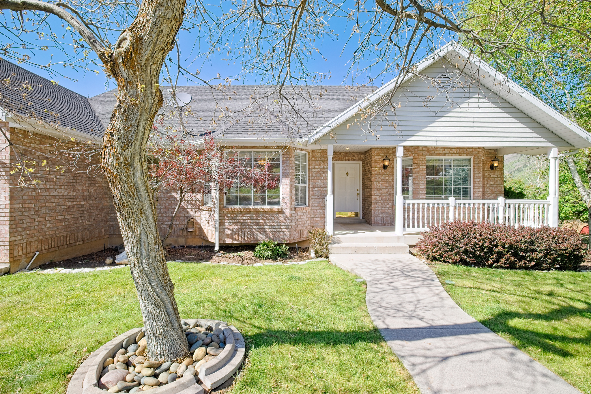50 E HIGHLINE DR