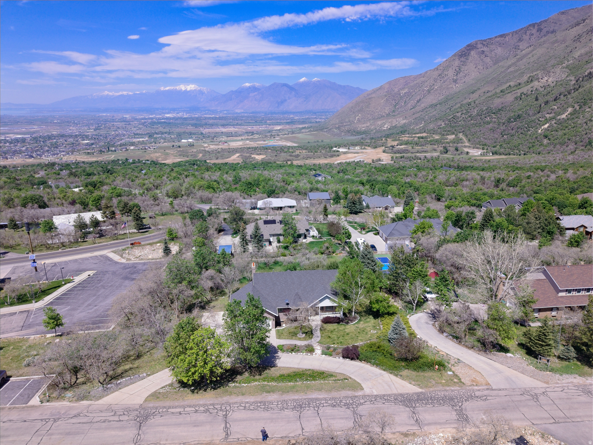 50 E HIGHLINE DR