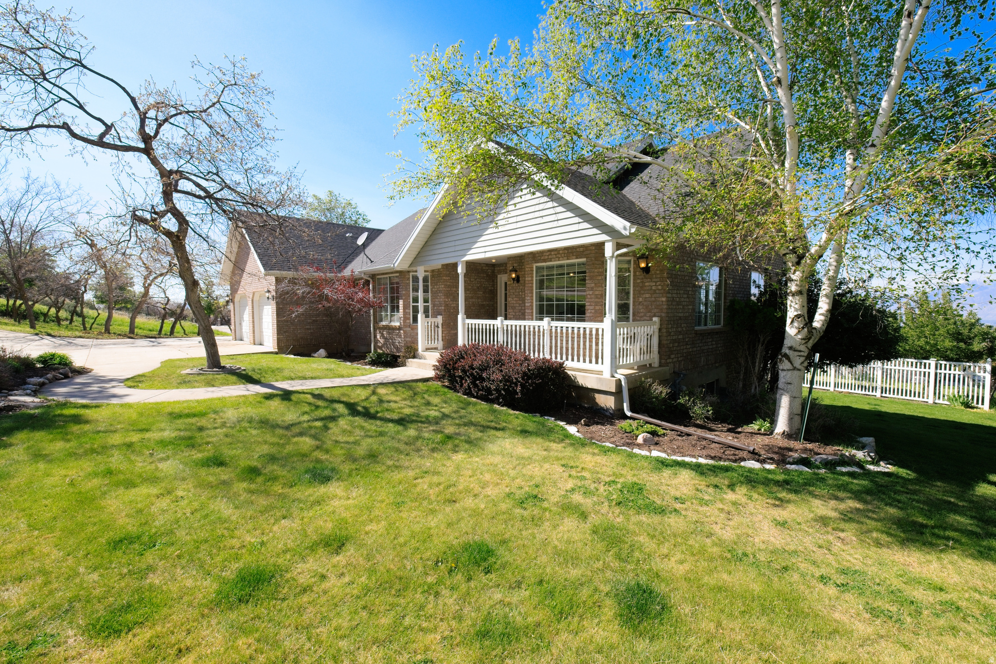 50 E HIGHLINE DR