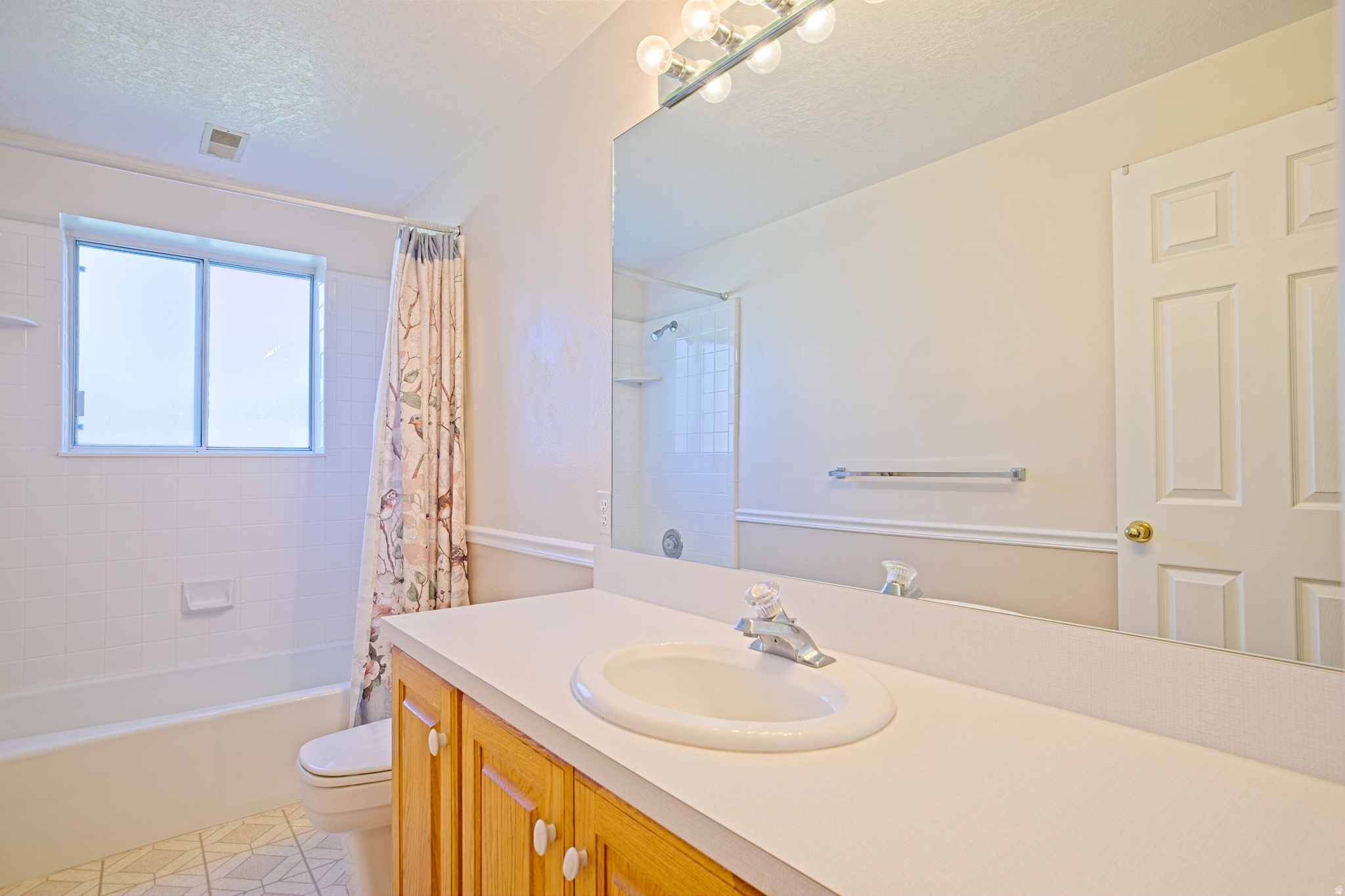 50 E HIGHLINE DR