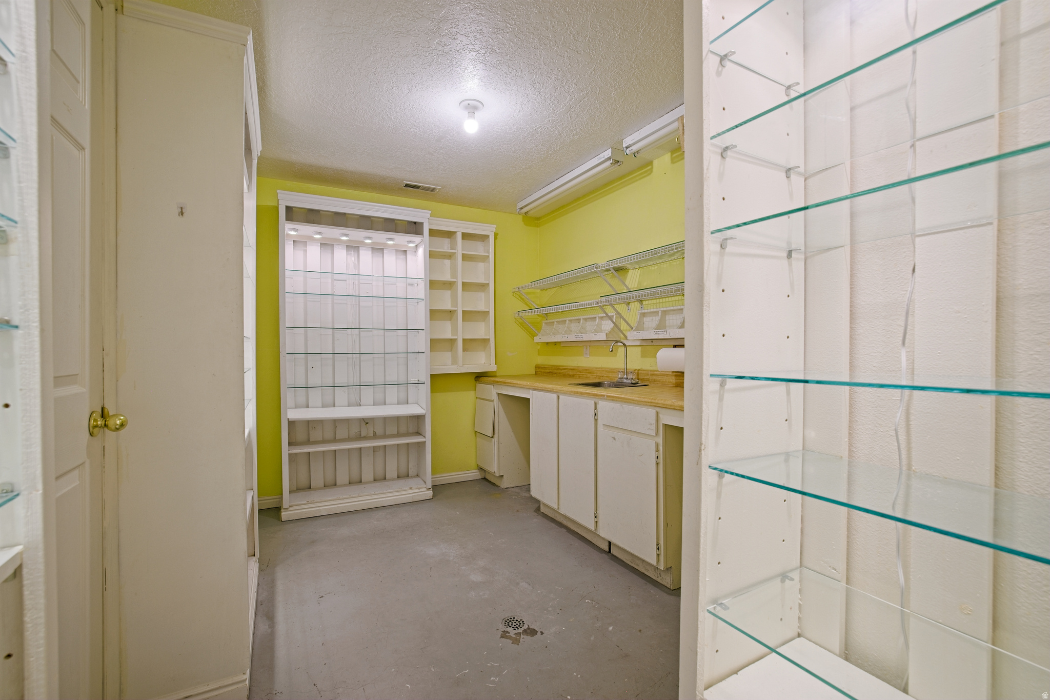 50 E HIGHLINE DR