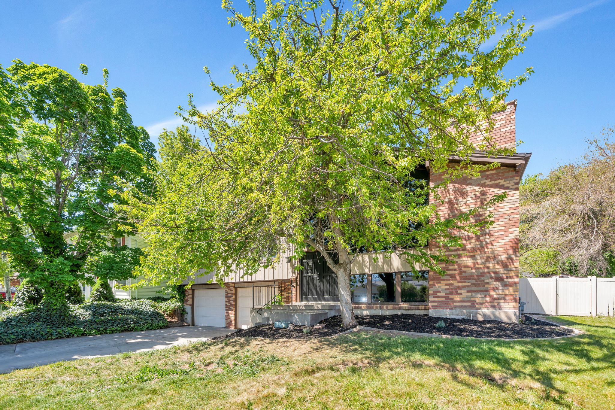 5324 S ROBINWOOD CIR
