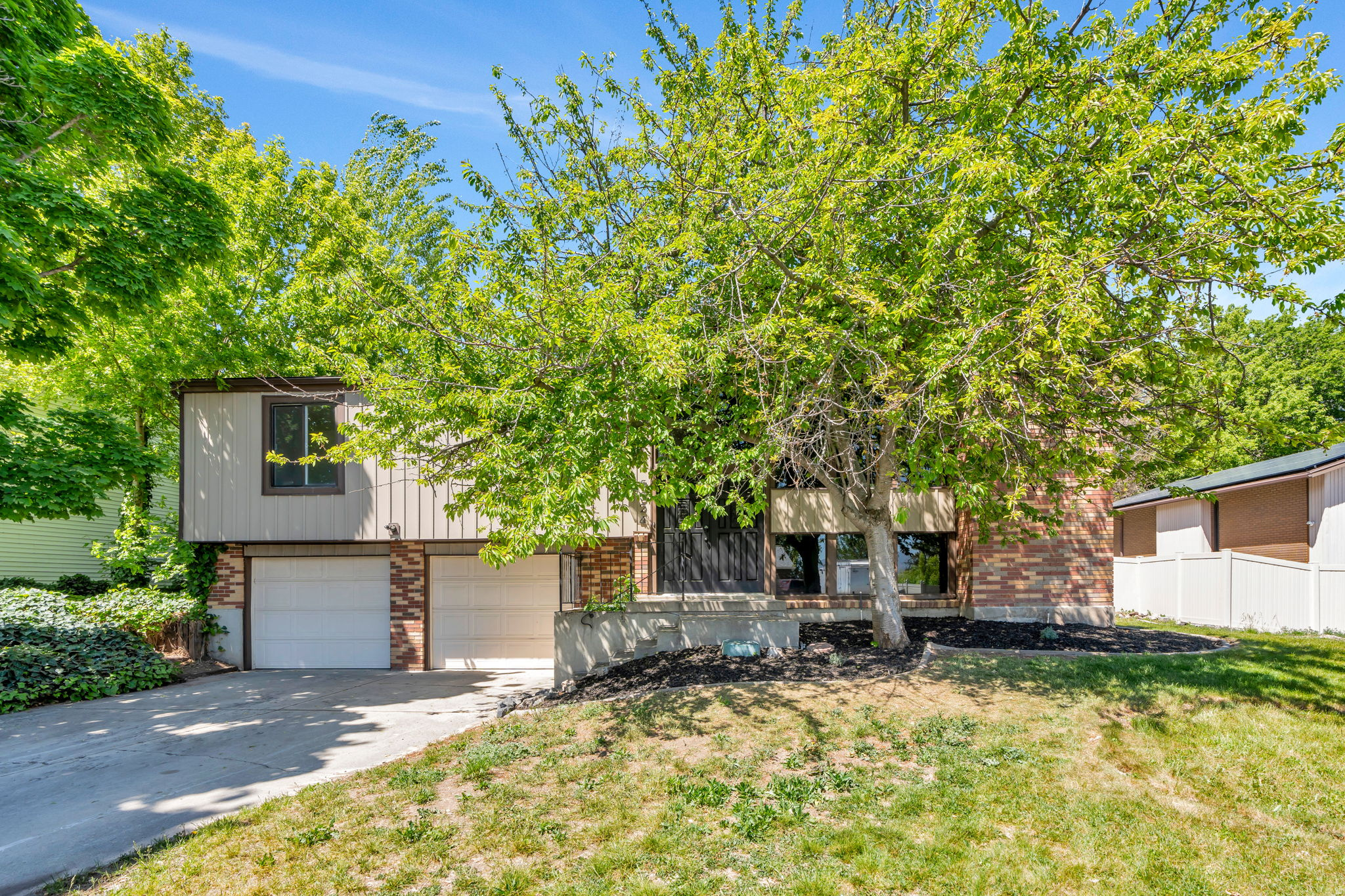 5324 S ROBINWOOD CIR